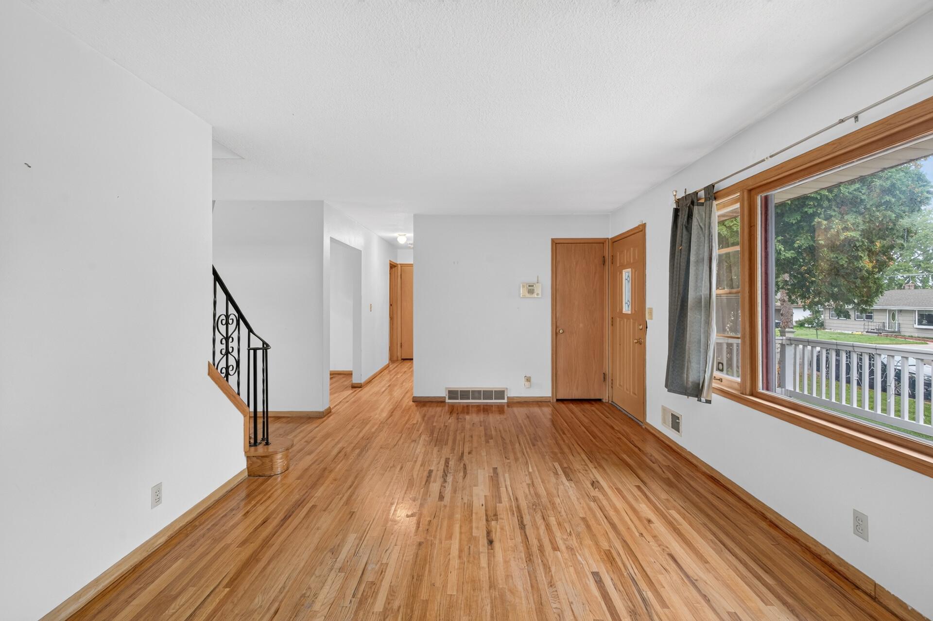 View of Residential at 1750 Lark Avenue, Maplewood MN 55109, Maplewood (5 of 21) - Mike Wilen | Minnesota Team Real Estate