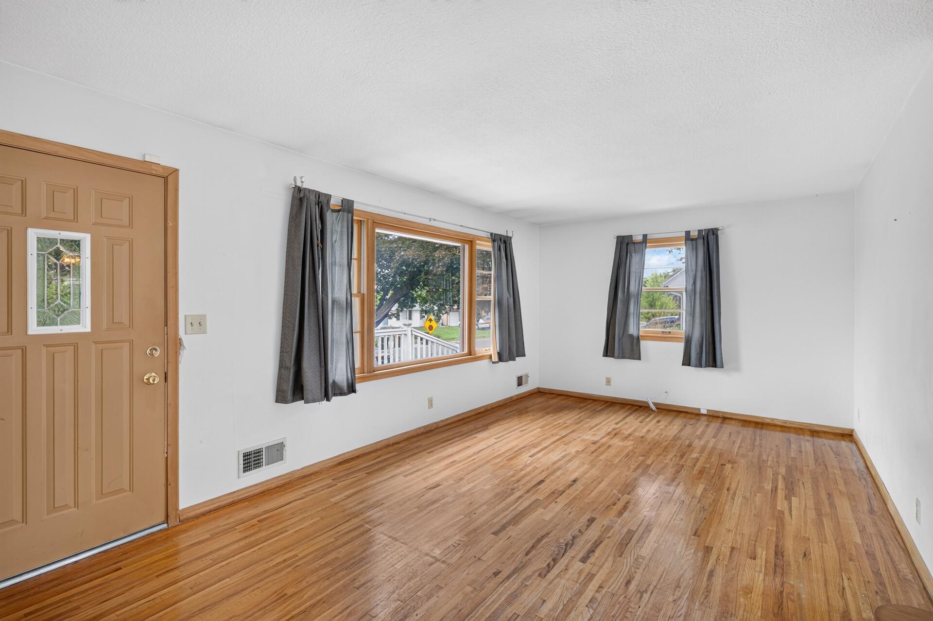 View of Residential at 1750 Lark Avenue, Maplewood MN 55109, Maplewood (6 of 21) - Mike Wilen | Minnesota Team Real Estate