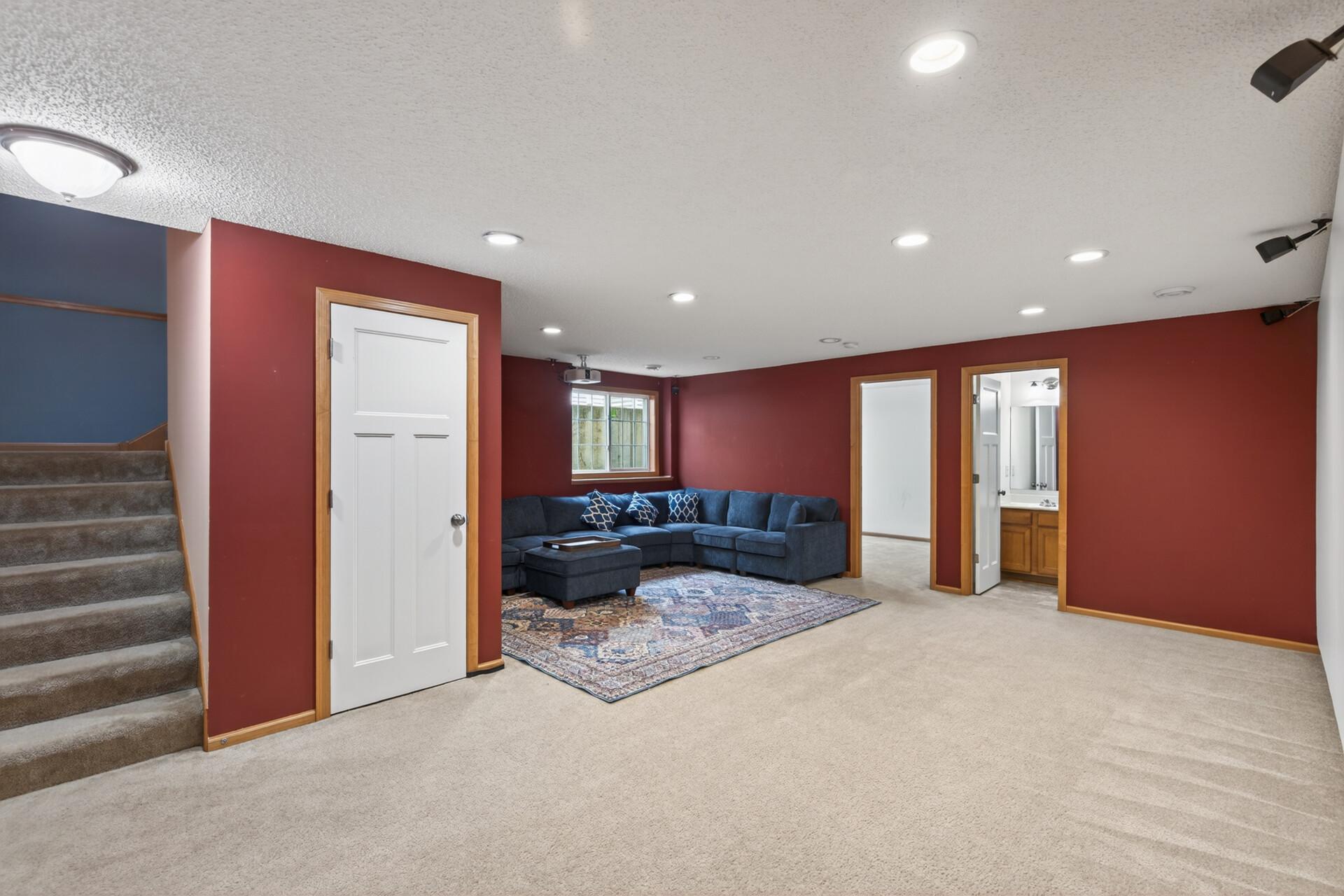 View of Residential at 10013 Iris Lane, Eden Prairie MN 55347, Eden Prairie (24 of 36) - Mike Wilen | Minnesota Team Real Estate