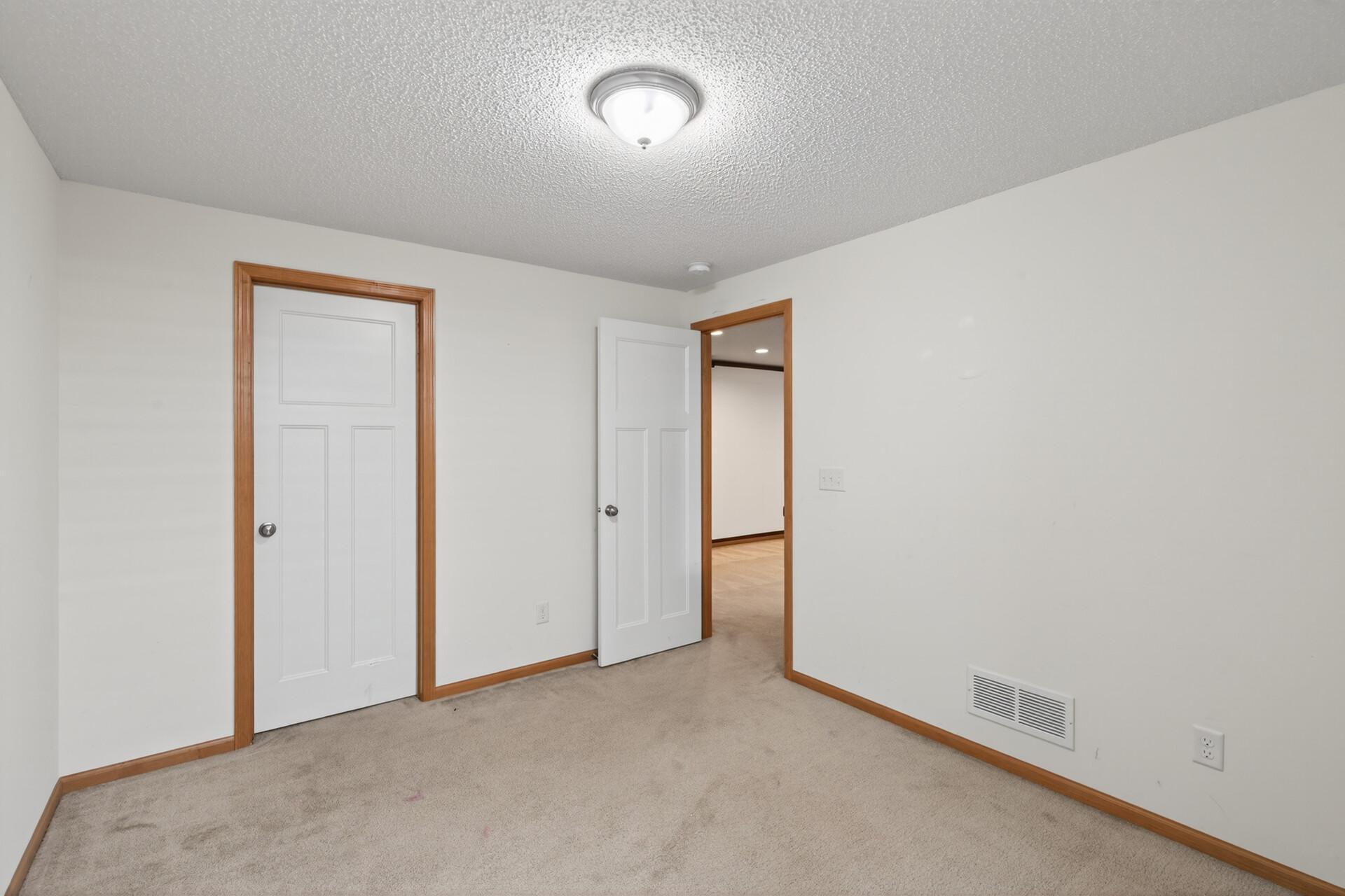 View of Residential at 10013 Iris Lane, Eden Prairie MN 55347, Eden Prairie (31 of 36) - Mike Wilen | Minnesota Team Real Estate