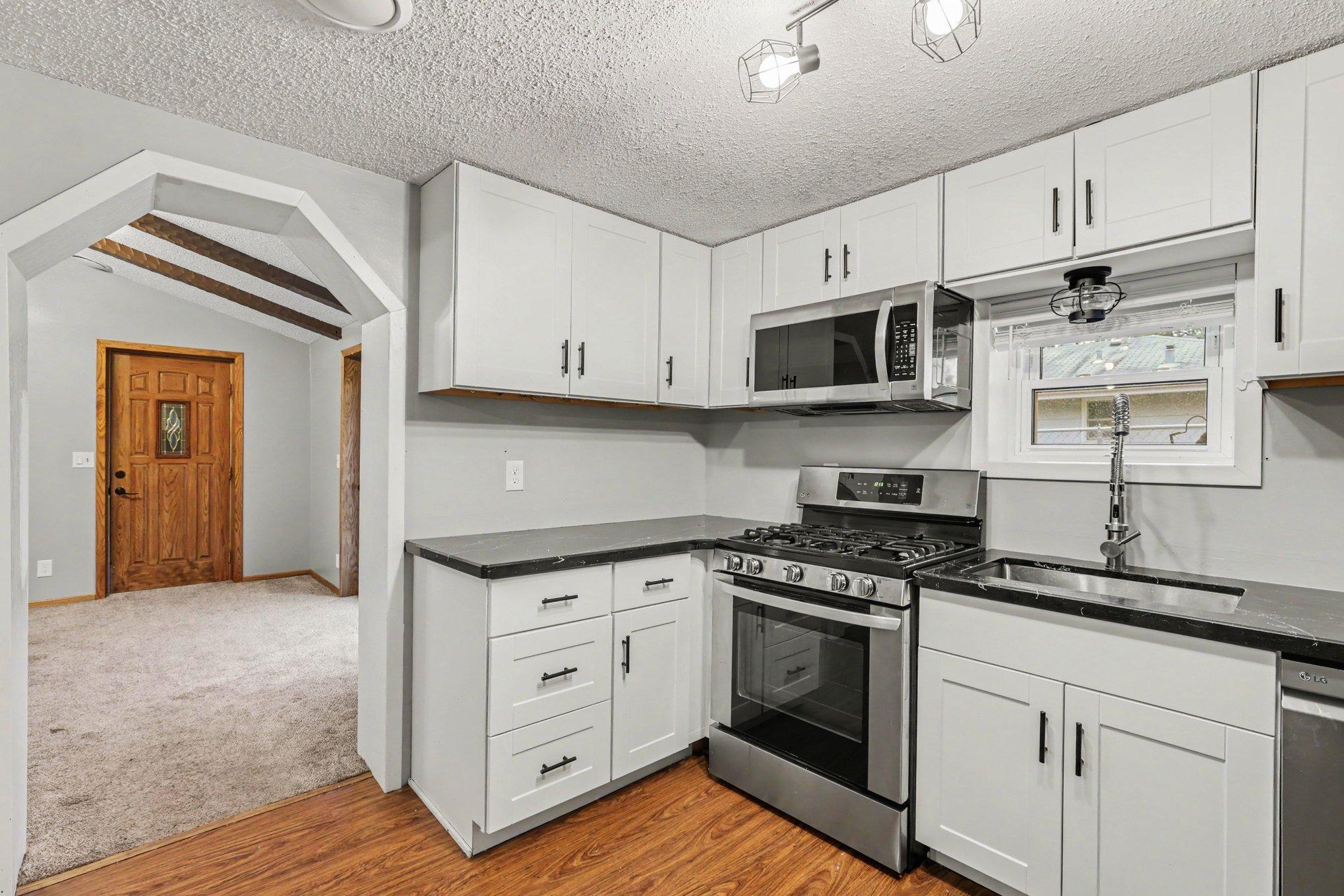 View of Residential at 231 Longfellow Street, Fridley MN 55432, Fridley (4 of 20) - Mike Wilen | Minnesota Team Real Estate