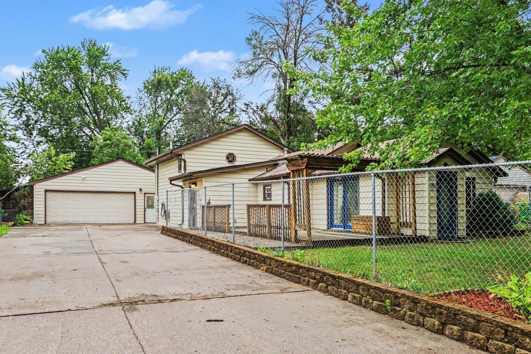 View of Residential at 231 Longfellow Street, Fridley MN 55432, Fridley (19 of 20) - Mike Wilen | Minnesota Team Real Estate
