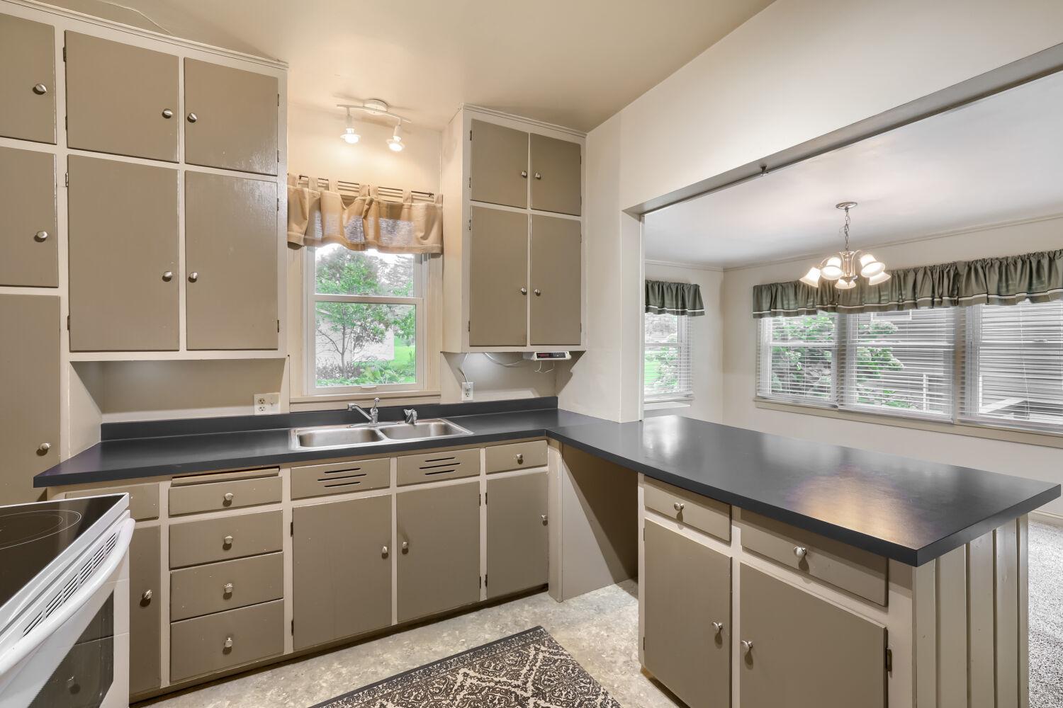 View of Residential at 6051 Upper 46th Street, Oakdale MN 55128, Oakdale (21 of 39) - Mike Wilen | Minnesota Team Real Estate