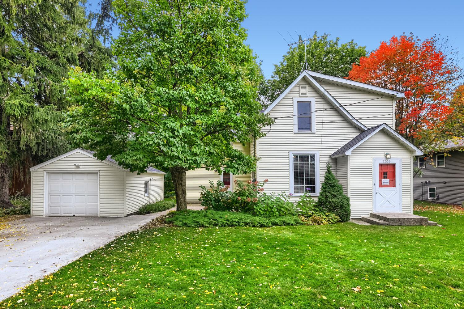 View of Single Family at 6051 Upper 46th Street, Oakdale - Mike Wilen | Minnesota Team Real Estate