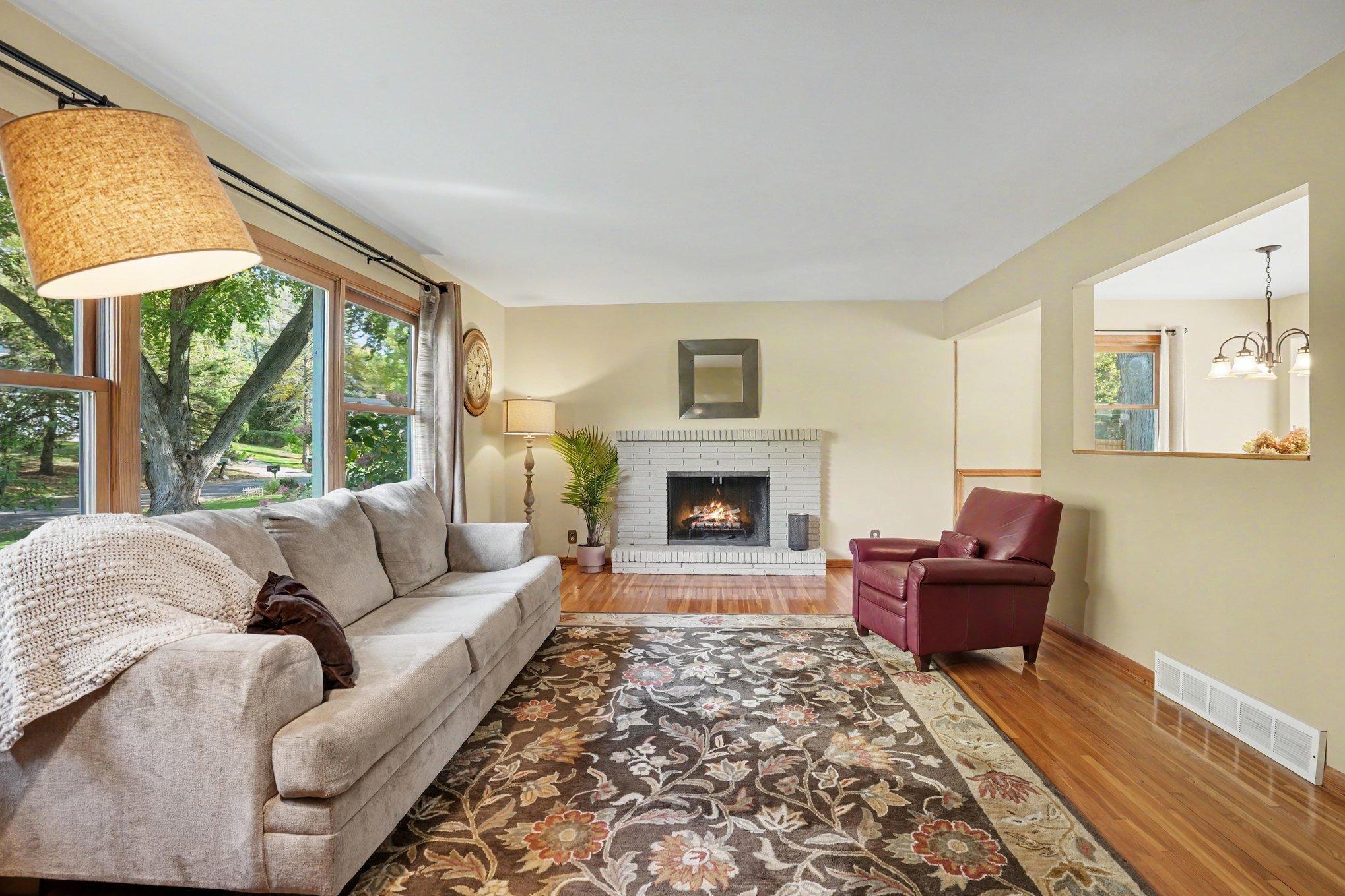 View of Residential at 16401 Temple Drive, Minnetonka MN 55345, Minnetonka (4 of 23) - Mike Wilen | Minnesota Team Real Estate