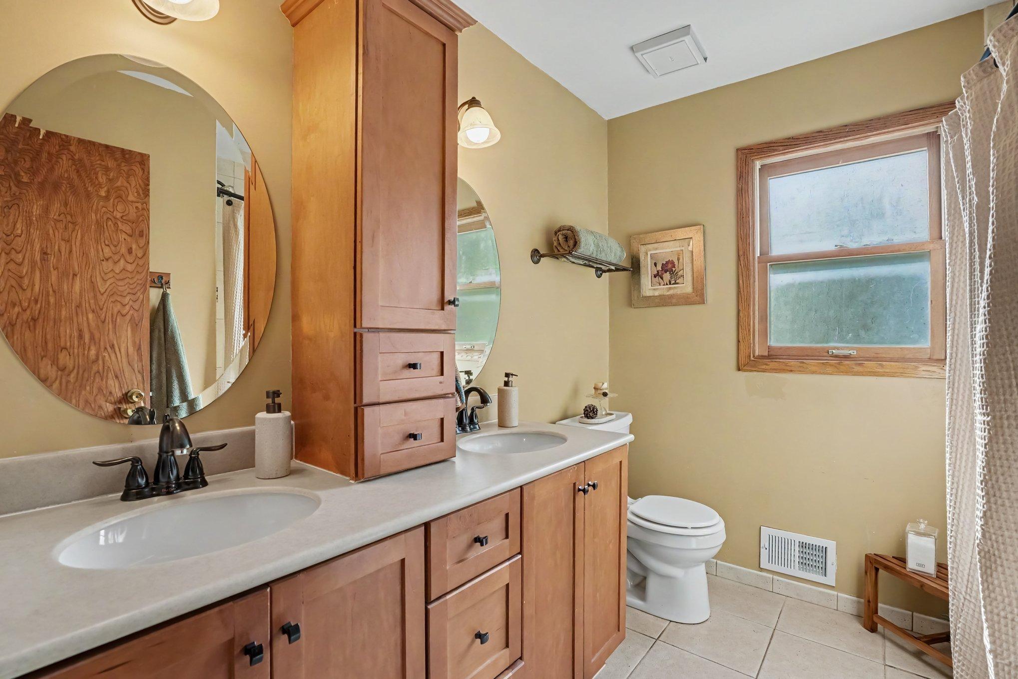 View of Residential at 16401 Temple Drive, Minnetonka MN 55345, Minnetonka (13 of 23) - Mike Wilen | Minnesota Team Real Estate