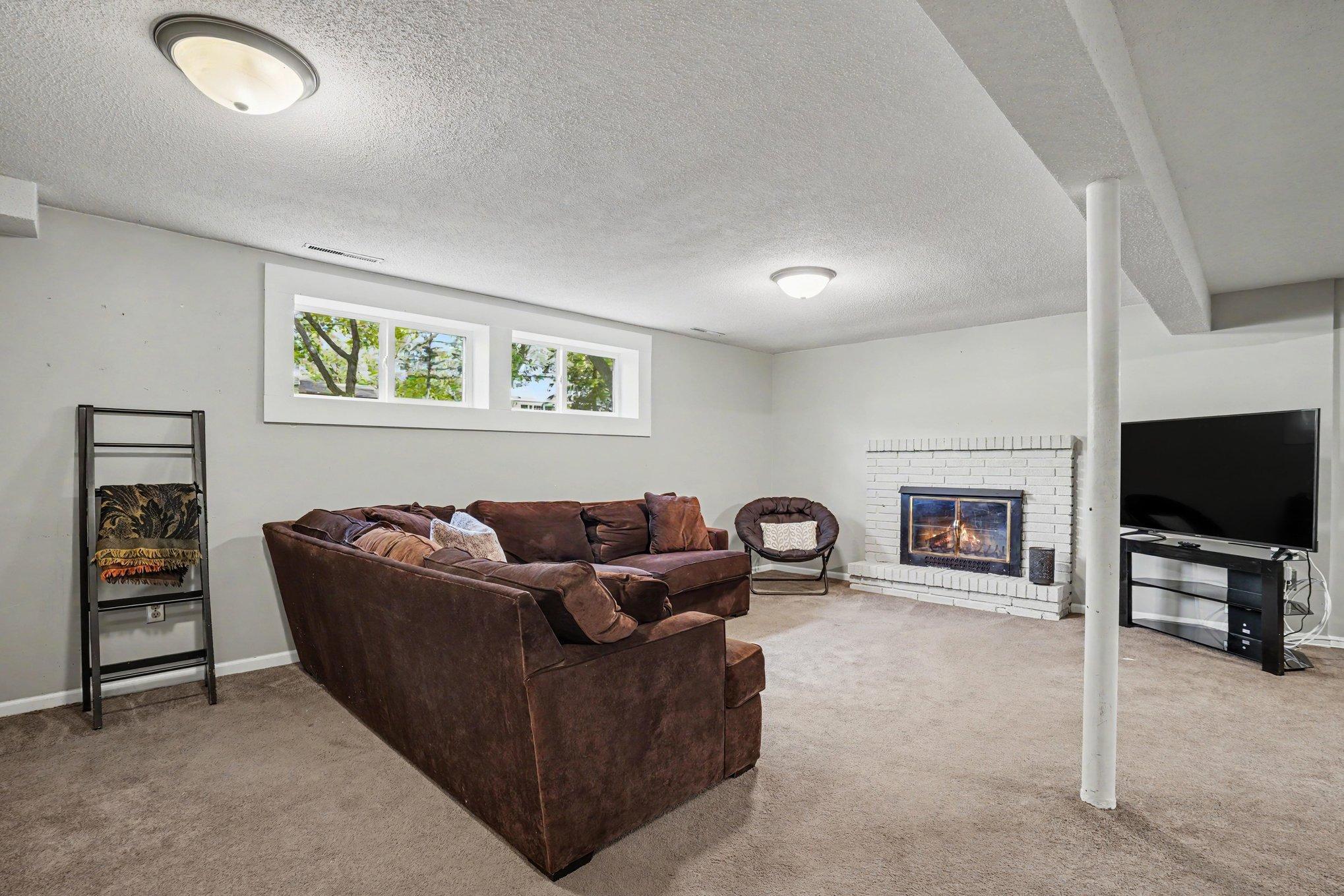 View of Residential at 16401 Temple Drive, Minnetonka MN 55345, Minnetonka (17 of 23) - Mike Wilen | Minnesota Team Real Estate