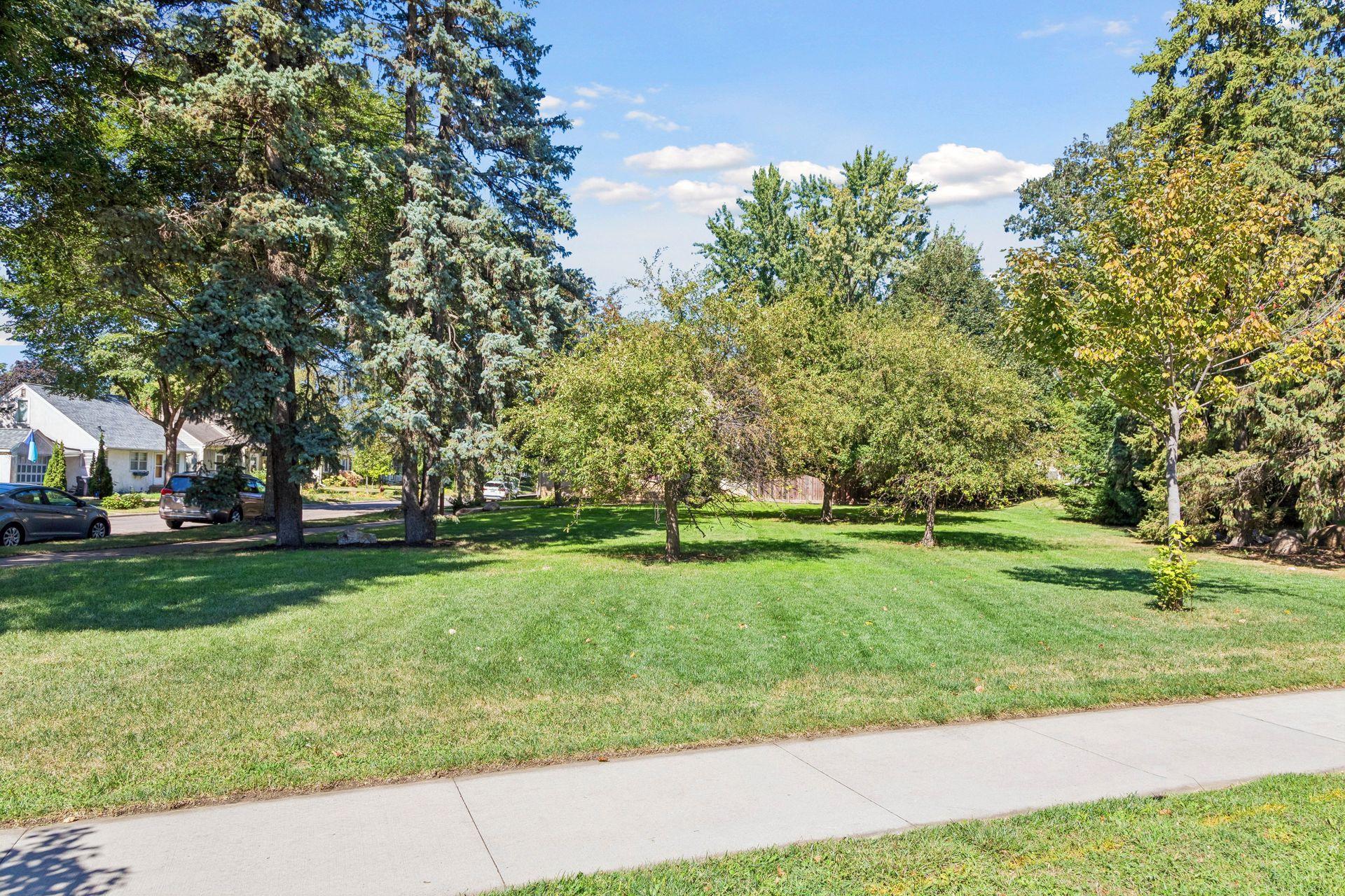 View of Residential at 705 Wheelock Parkway, Saint Paul MN 55117, Saint Paul (4 of 50) - Mike Wilen | Minnesota Team Real Estate