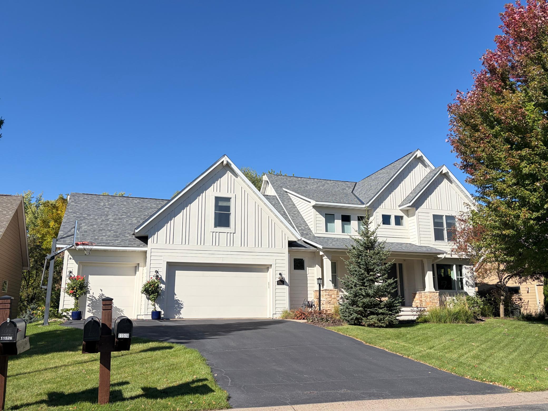 View of Single Family at 11519 Avery Drive, Inver Grove Heights - Mike Wilen | Minnesota Team Real Estate