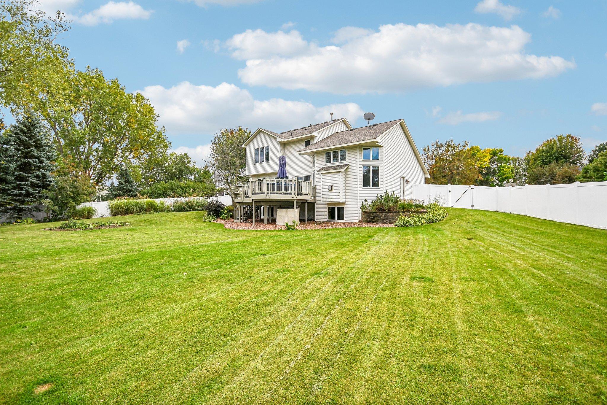 View of Residential at 1075 Fallbrook Lane, Woodbury MN 55125, Woodbury (38 of 46) - Mike Wilen | Minnesota Team Real Estate