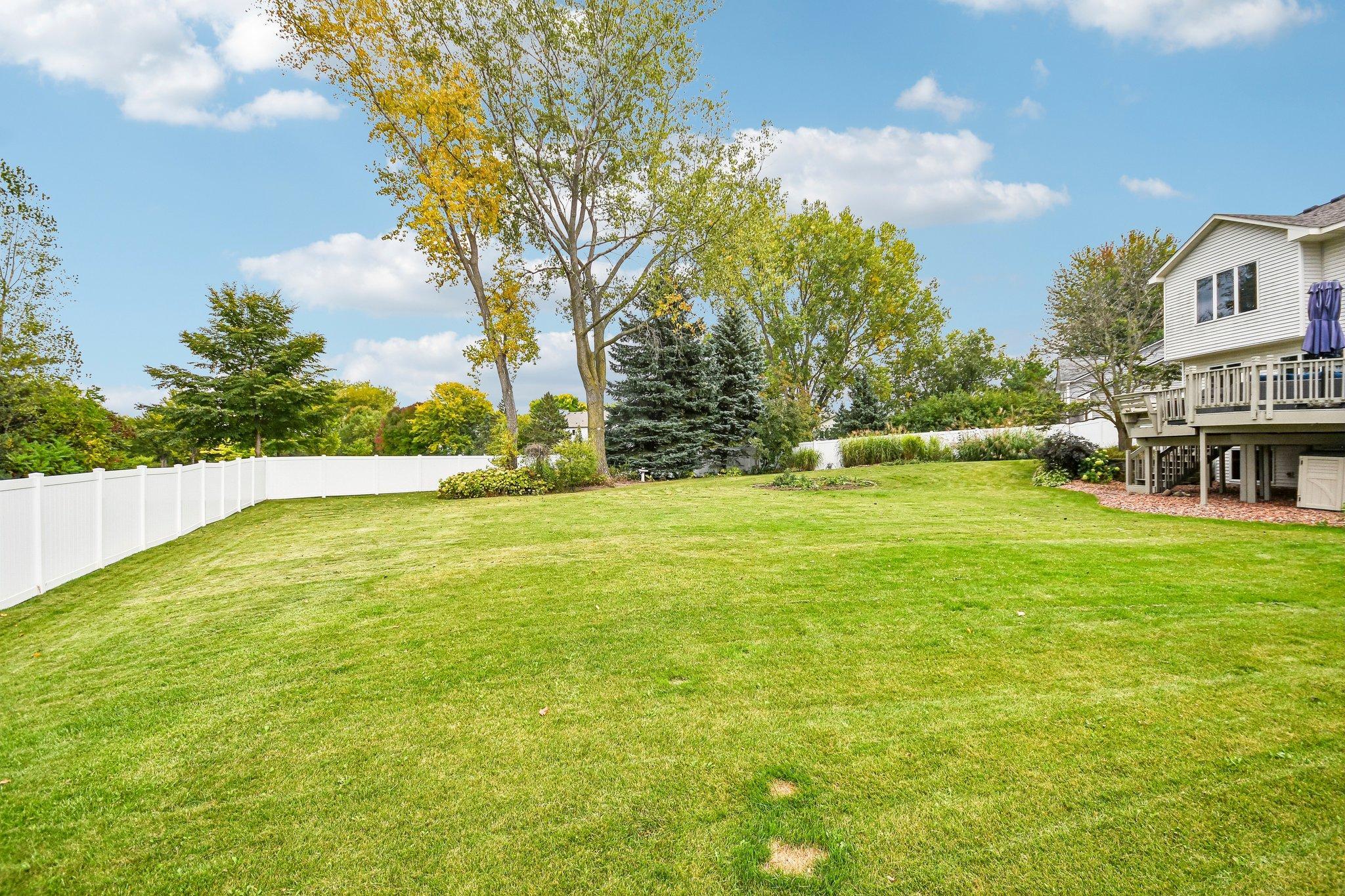 View of Residential at 1075 Fallbrook Lane, Woodbury MN 55125, Woodbury (37 of 46) - Mike Wilen | Minnesota Team Real Estate
