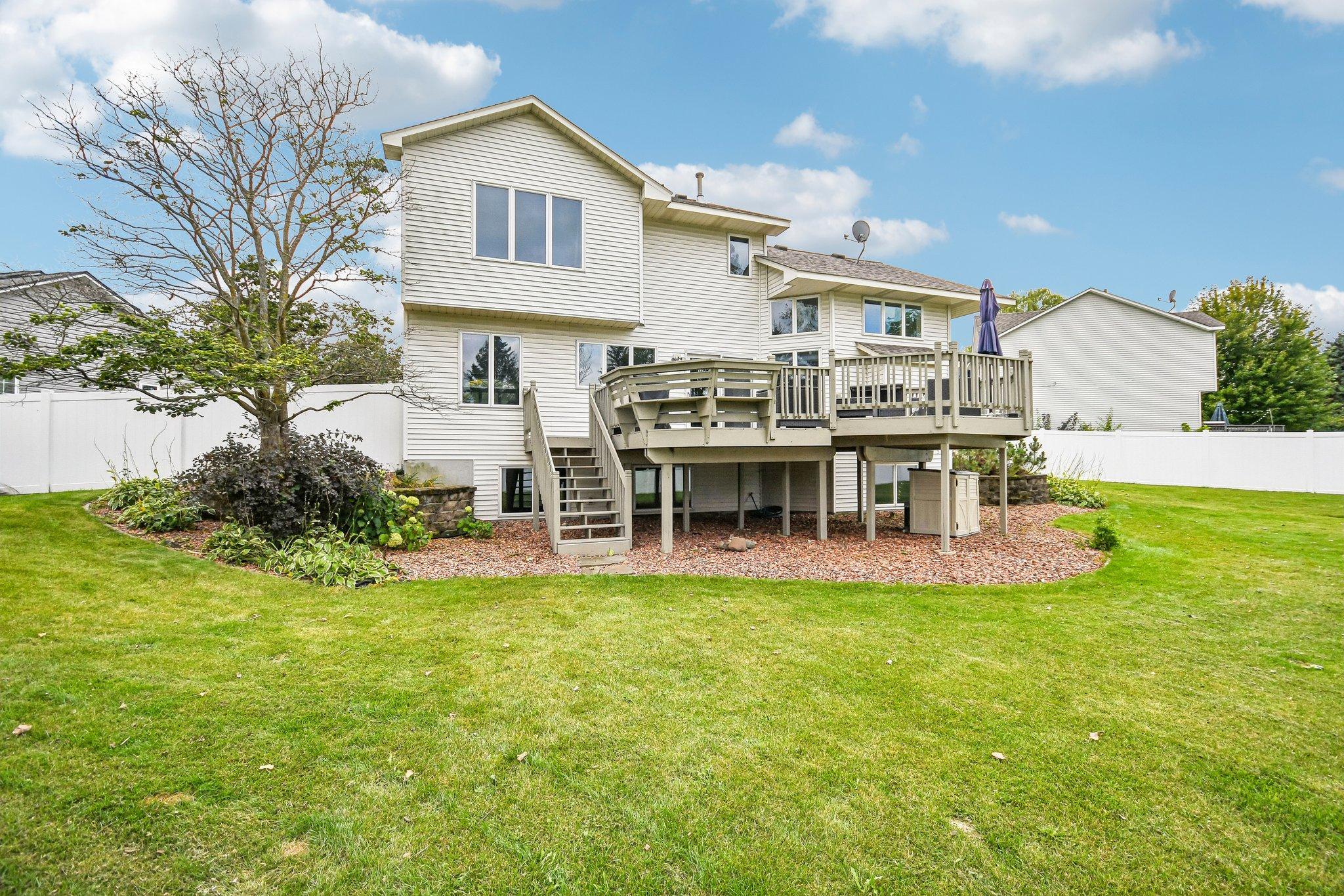 View of Residential at 1075 Fallbrook Lane, Woodbury MN 55125, Woodbury (36 of 46) - Mike Wilen | Minnesota Team Real Estate
