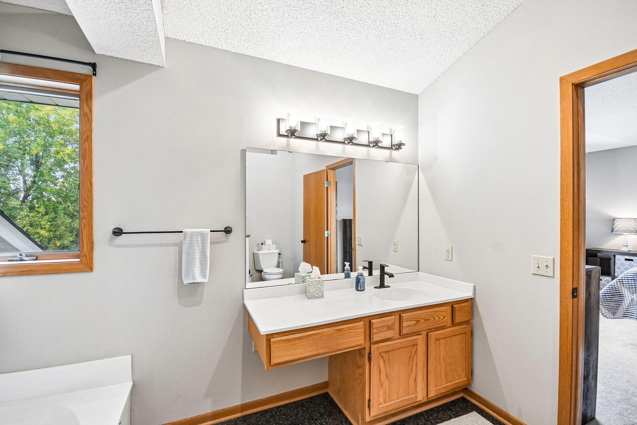 View of Residential at 1075 Fallbrook Lane, Woodbury MN 55125, Woodbury (28 of 46) - Mike Wilen | Minnesota Team Real Estate
