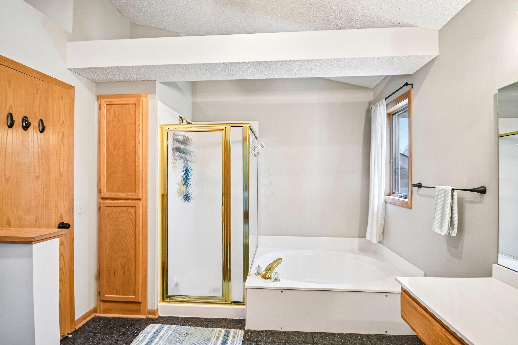 View of Residential at 1075 Fallbrook Lane, Woodbury MN 55125, Woodbury (27 of 46) - Mike Wilen | Minnesota Team Real Estate