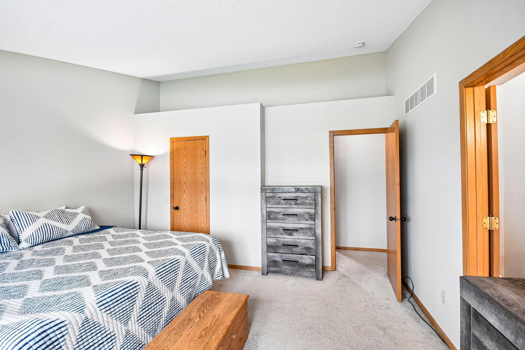 View of Residential at 1075 Fallbrook Lane, Woodbury MN 55125, Woodbury (24 of 46) - Mike Wilen | Minnesota Team Real Estate
