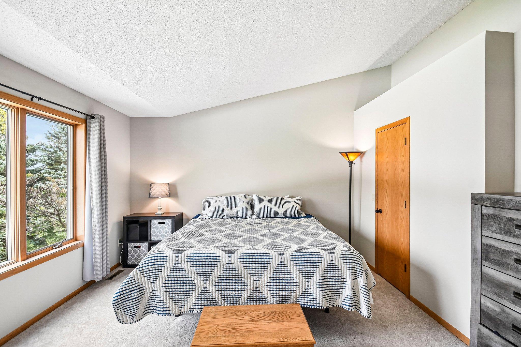 View of Residential at 1075 Fallbrook Lane, Woodbury MN 55125, Woodbury (23 of 46) - Mike Wilen | Minnesota Team Real Estate
