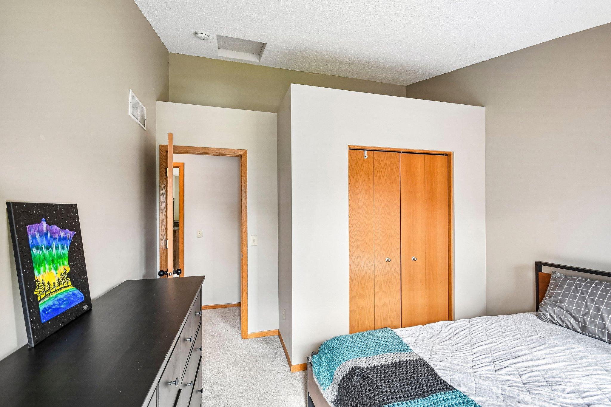 View of Residential at 1075 Fallbrook Lane, Woodbury MN 55125, Woodbury (21 of 46) - Mike Wilen | Minnesota Team Real Estate