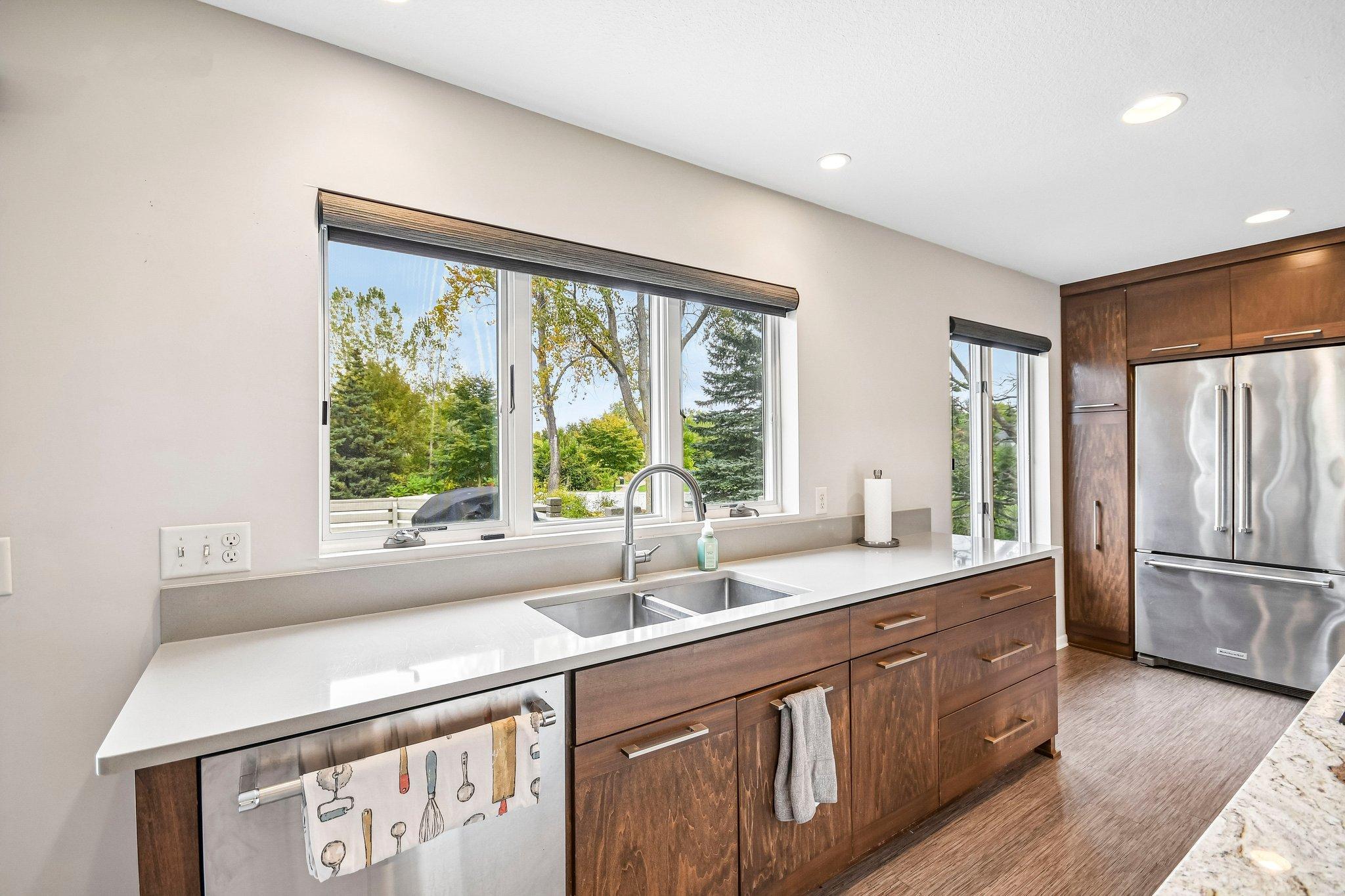 View of Residential at 1075 Fallbrook Lane, Woodbury MN 55125, Woodbury (5 of 46) - Mike Wilen | Minnesota Team Real Estate