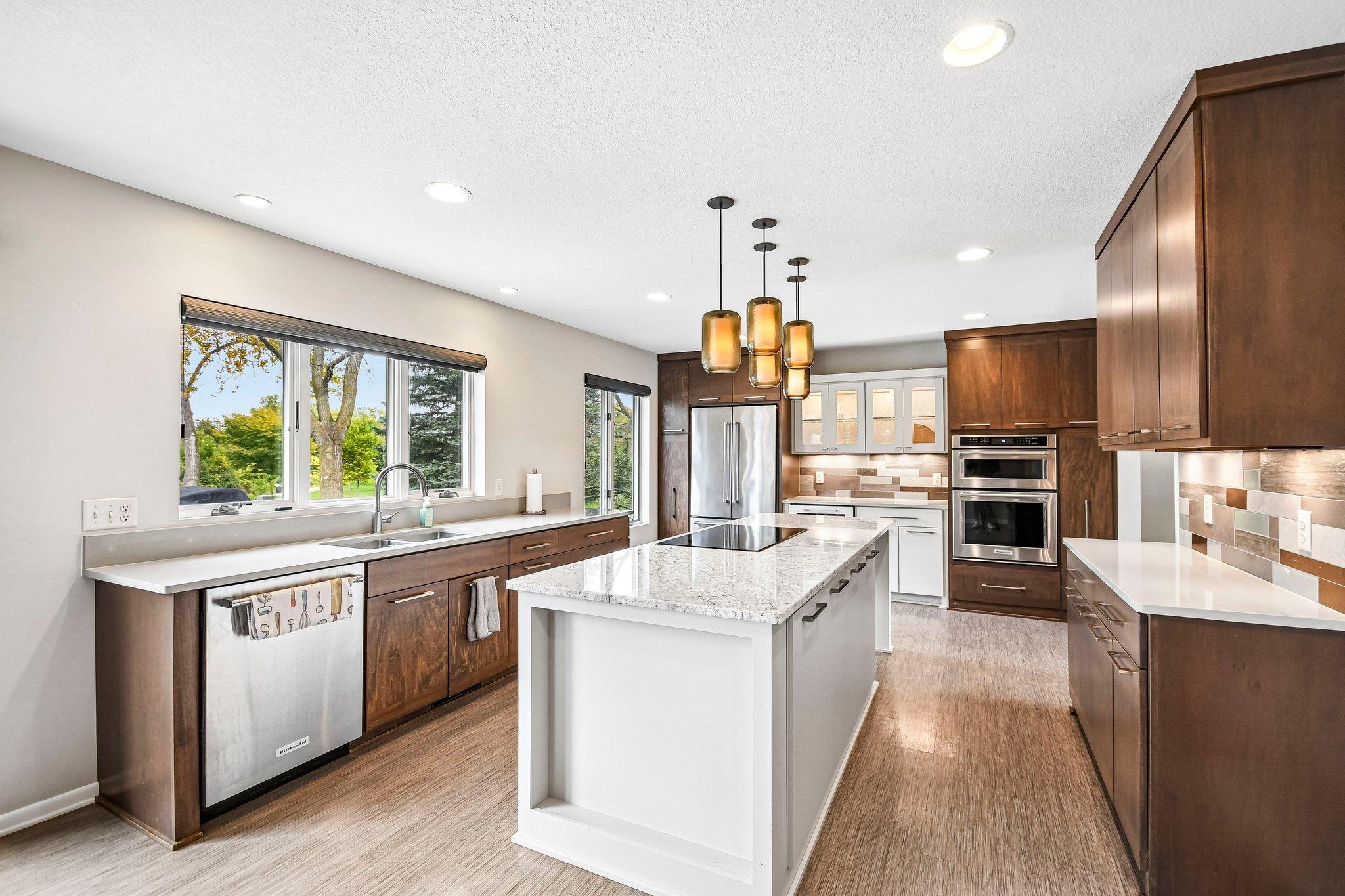 View of Residential at 1075 Fallbrook Lane, Woodbury MN 55125, Woodbury (3 of 46) - Mike Wilen | Minnesota Team Real Estate