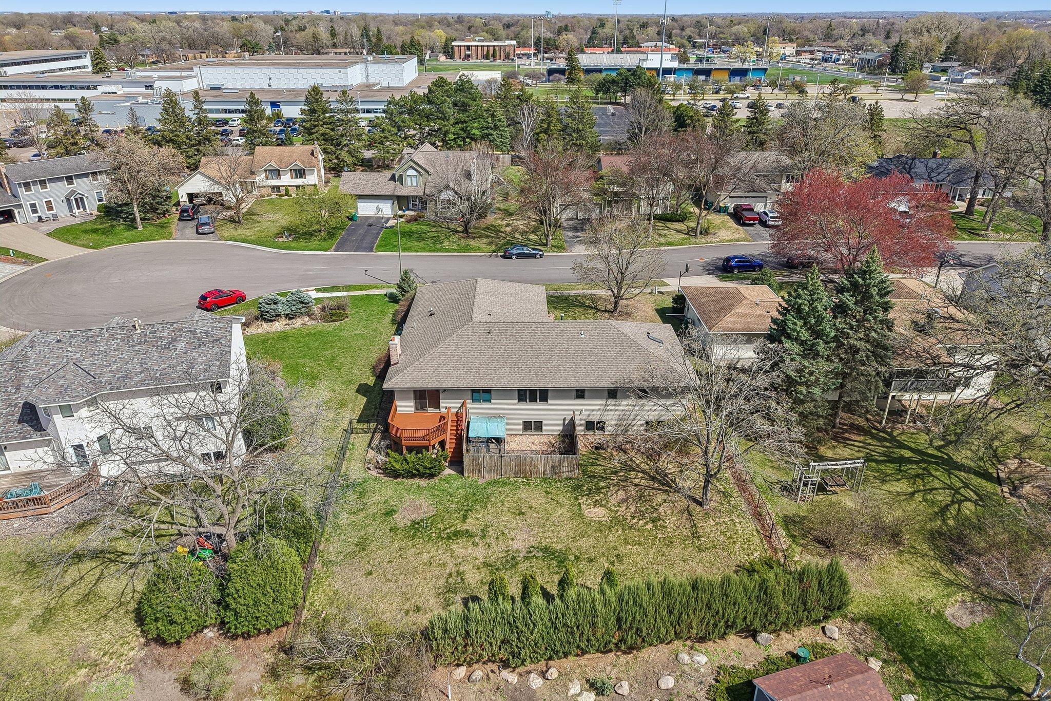 View of Residential at 8912 Vincent Place, Bloomington MN 55431, Bloomington (35 of 40) - Mike Wilen | Minnesota Team Real Estate