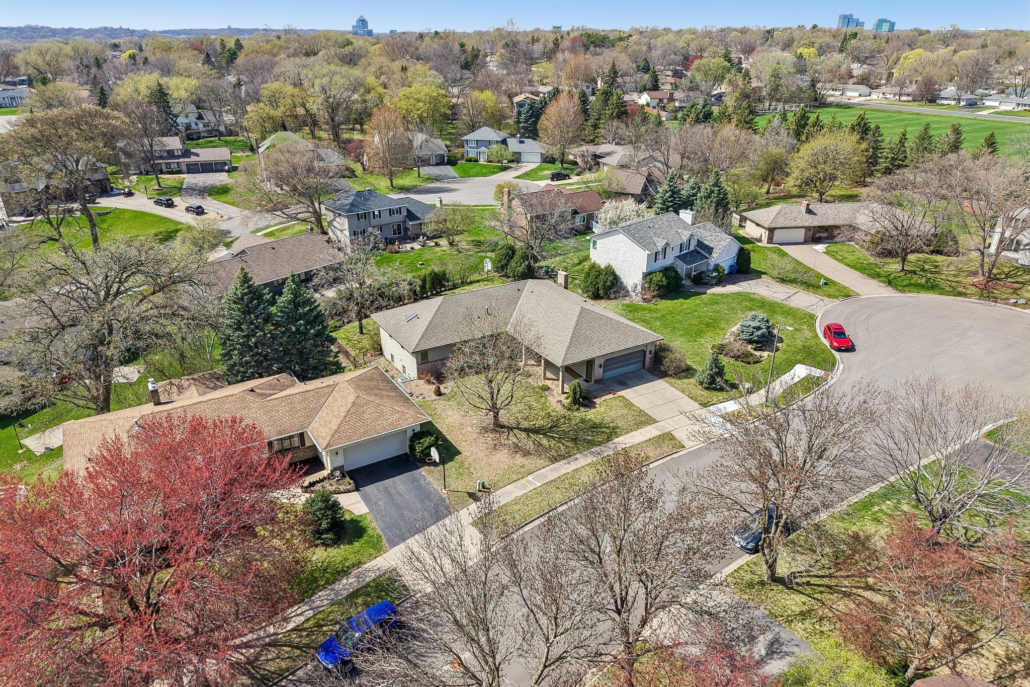 View of Residential at 8912 Vincent Place, Bloomington MN 55431, Bloomington (38 of 40) - Mike Wilen | Minnesota Team Real Estate