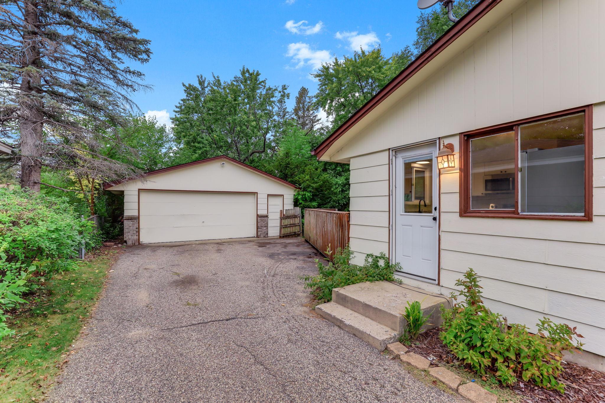 View of Residential at 9330 Park Avenue, Bloomington MN 55420, Bloomington (28 of 34) - Mike Wilen | Minnesota Team Real Estate