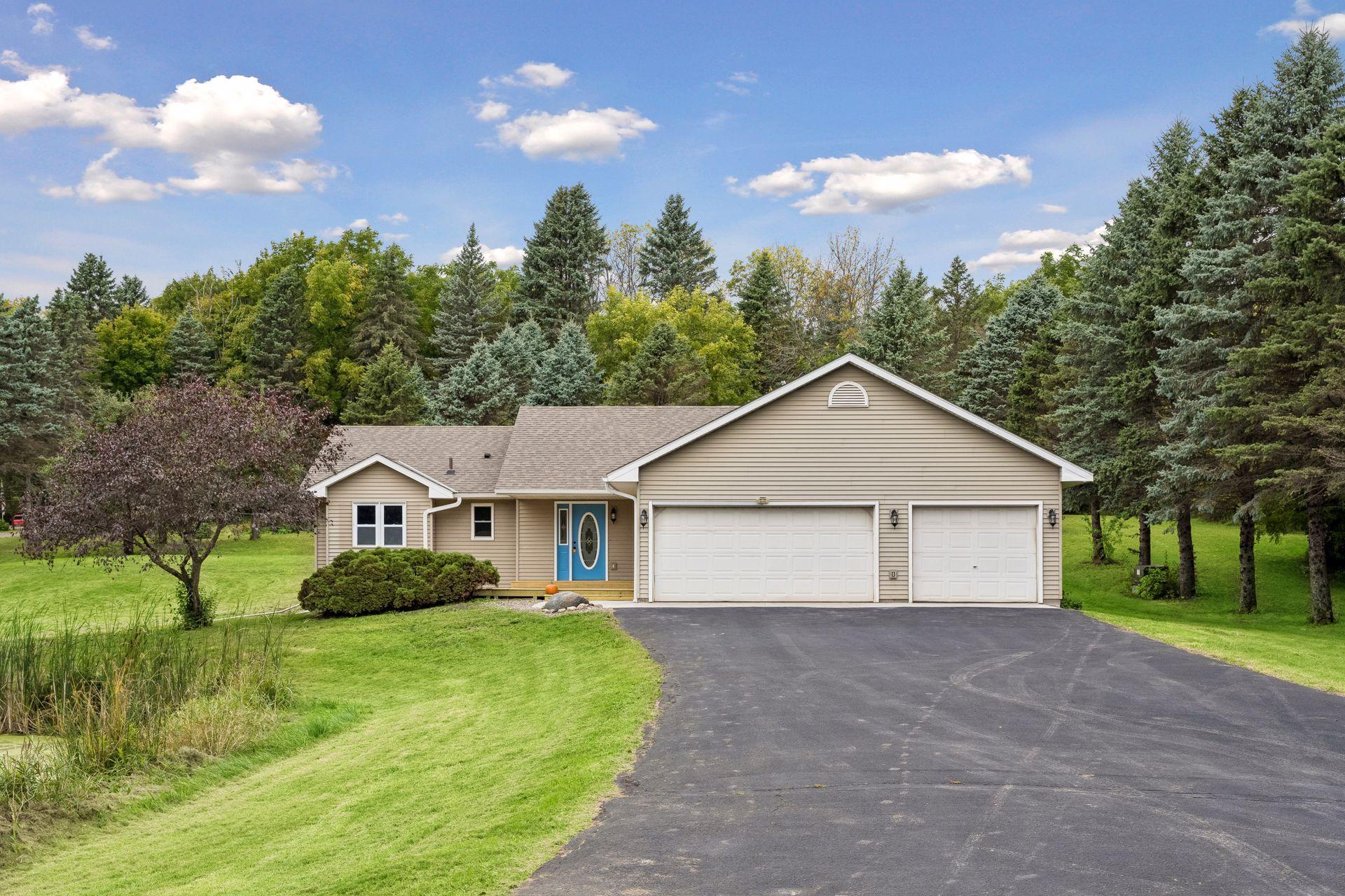View of Single Family at 2485 Hamlin Avenue, Buffalo - Mike Wilen | Minnesota Team Real Estate