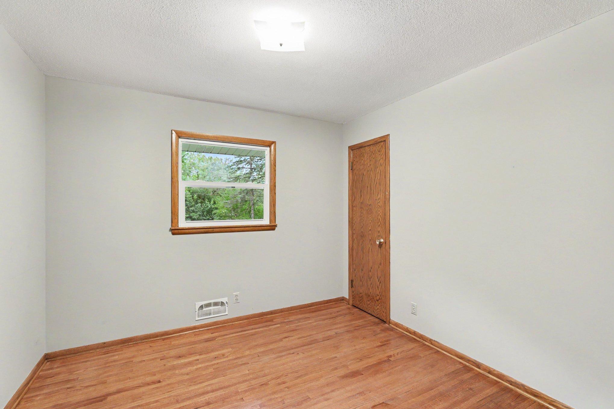 View of Residential at 4040 Merriam Road, Minnetonka MN 55305, Minnetonka (11 of 27) - Mike Wilen | Minnesota Team Real Estate