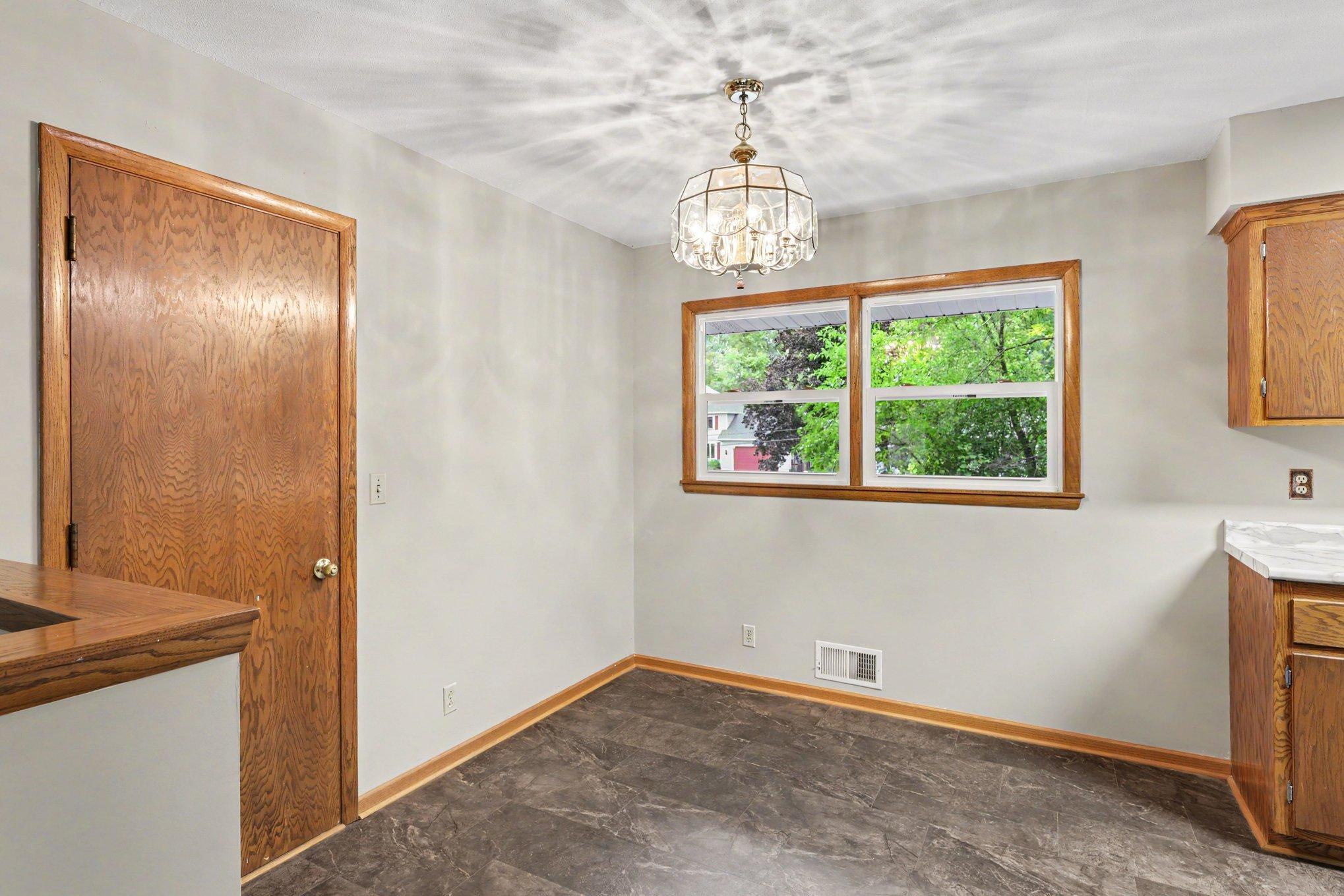 View of Residential at 4040 Merriam Road, Minnetonka MN 55305, Minnetonka (9 of 27) - Mike Wilen | Minnesota Team Real Estate