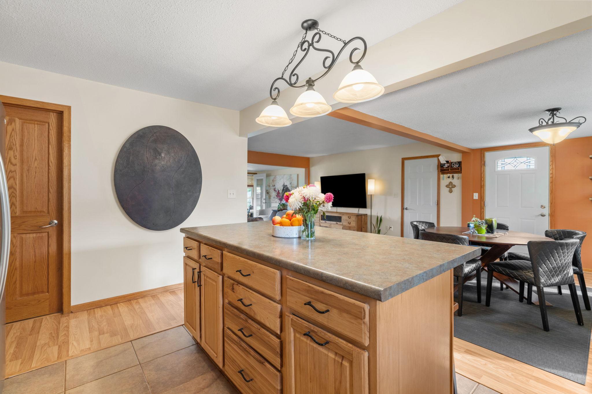 View of Residential at 9101 Russell Avenue, Bloomington MN 55431, Bloomington (22 of 39) - Mike Wilen | Minnesota Team Real Estate
