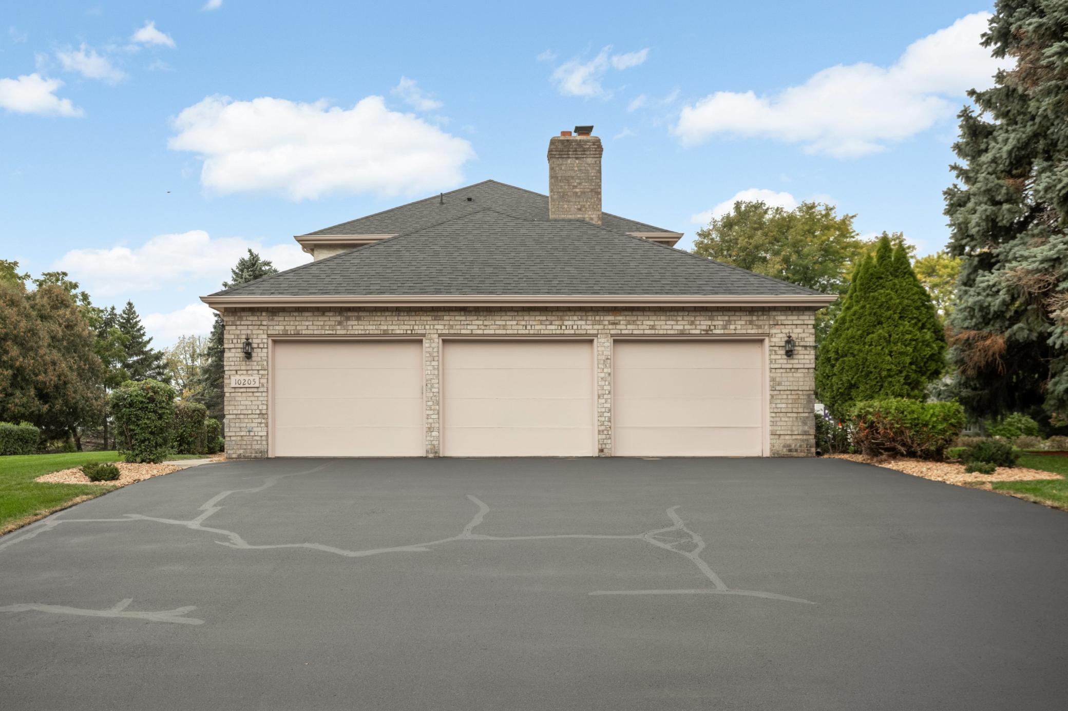 View of Residential at 10205 27th Avenue, Plymouth MN 55441, Plymouth (39 of 51) - Mike Wilen | Minnesota Team Real Estate