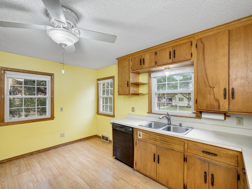 View of Residential at 961 California Avenue, Saint Paul MN 55117, Saint Paul (6 of 18) - Mike Wilen | Minnesota Team Real Estate