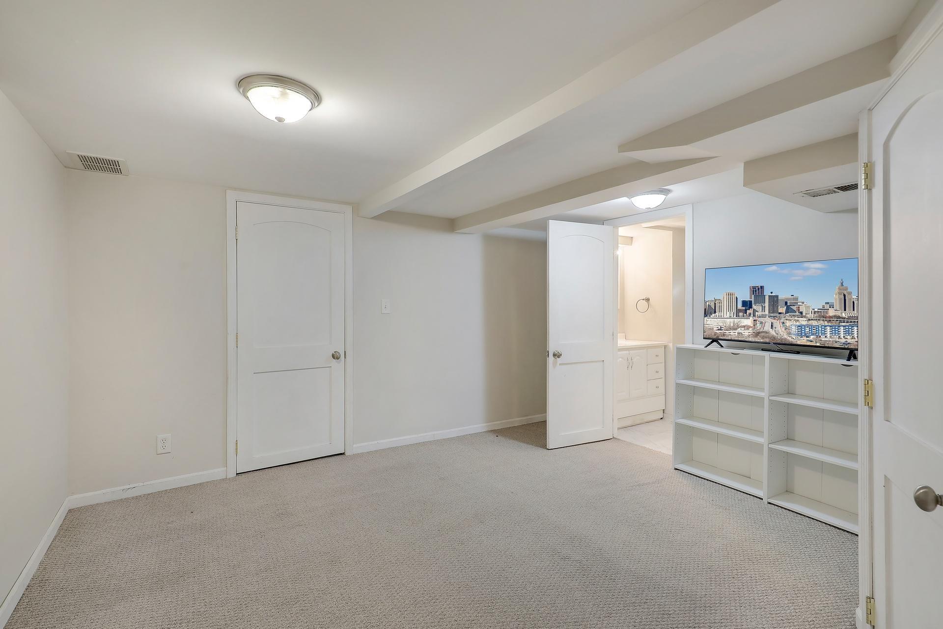 View of Residential at 1322 Reaney Avenue, Saint Paul MN 55106, Saint Paul (17 of 31) - Mike Wilen | Minnesota Team Real Estate