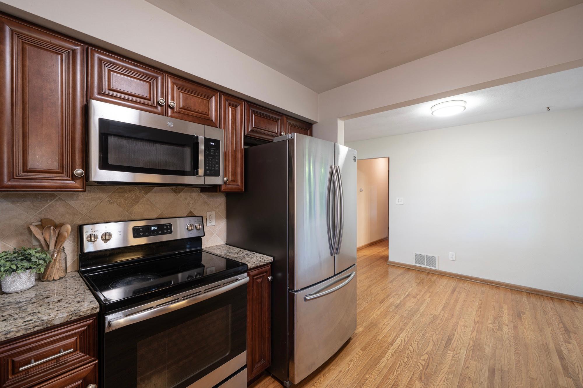 View of Residential at 2837 Matilda Street, Roseville MN 55113, Roseville (6 of 37) - Mike Wilen | Minnesota Team Real Estate