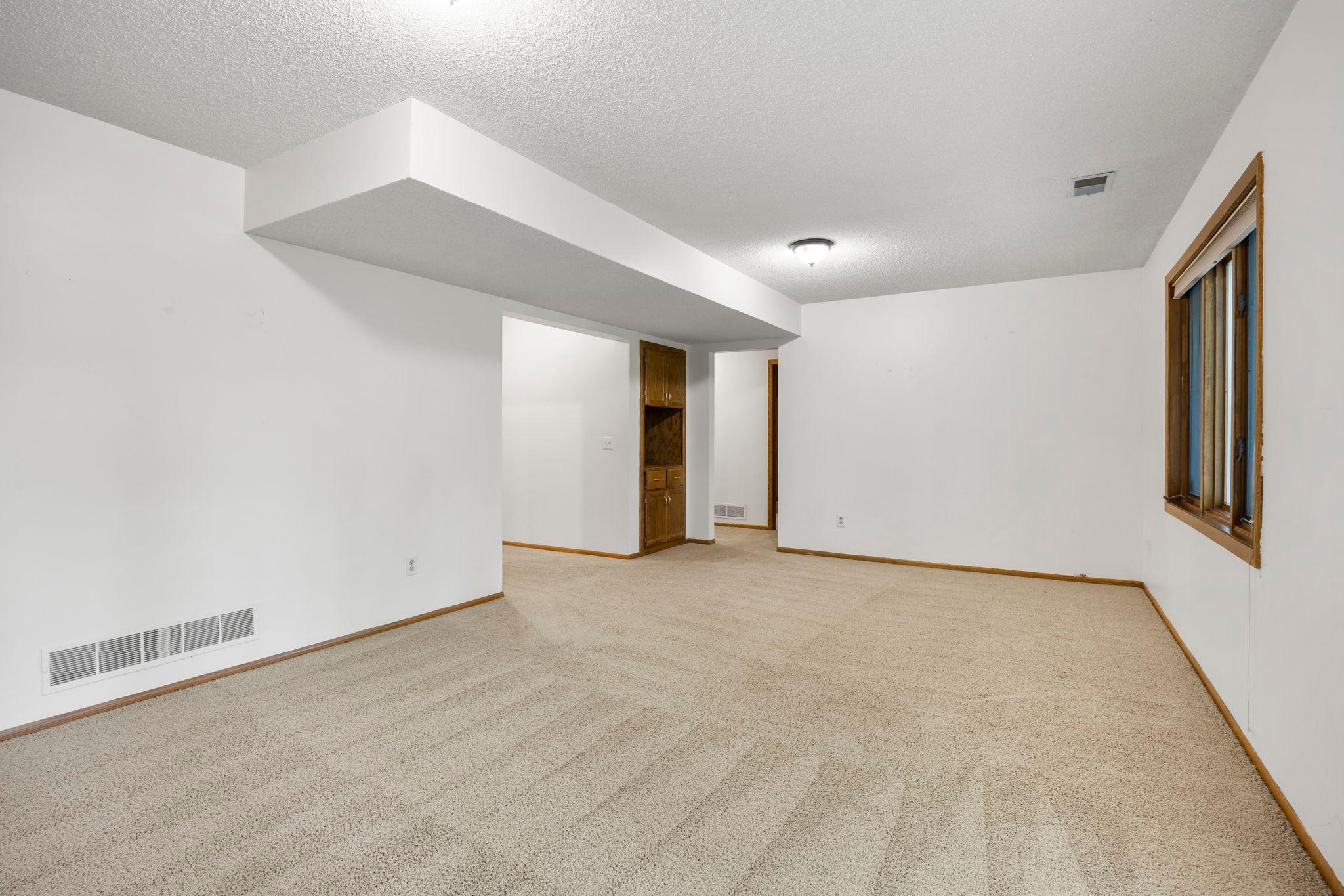 View of Residential at 15588 Canyon Ridge, Eden Prairie MN 55347, Eden Prairie (36 of 60) - Mike Wilen | Minnesota Team Real Estate