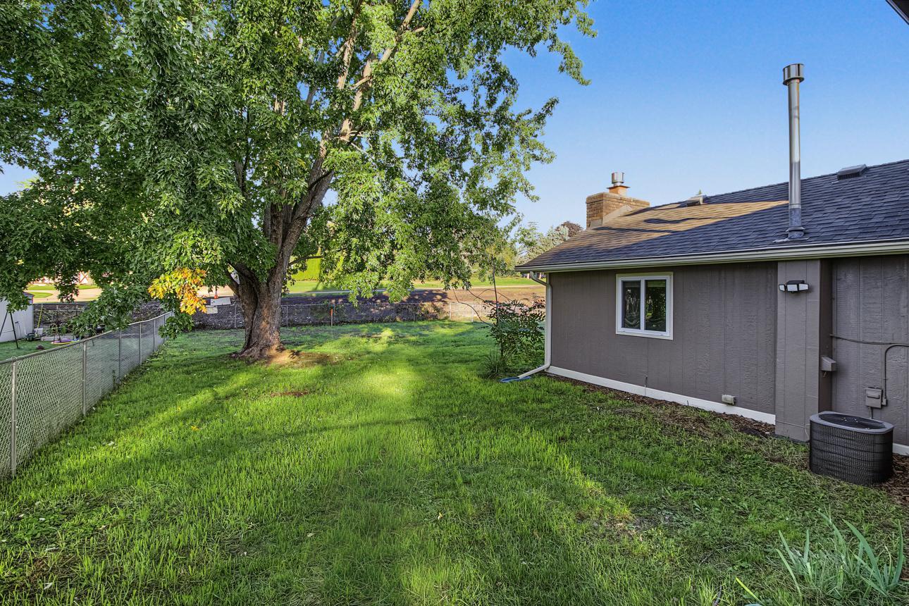 View of Residential Income at 1381 Easter Lane, Eagan MN 55123, Eagan (54 of 58) - Mike Wilen | Minnesota Team Real Estate