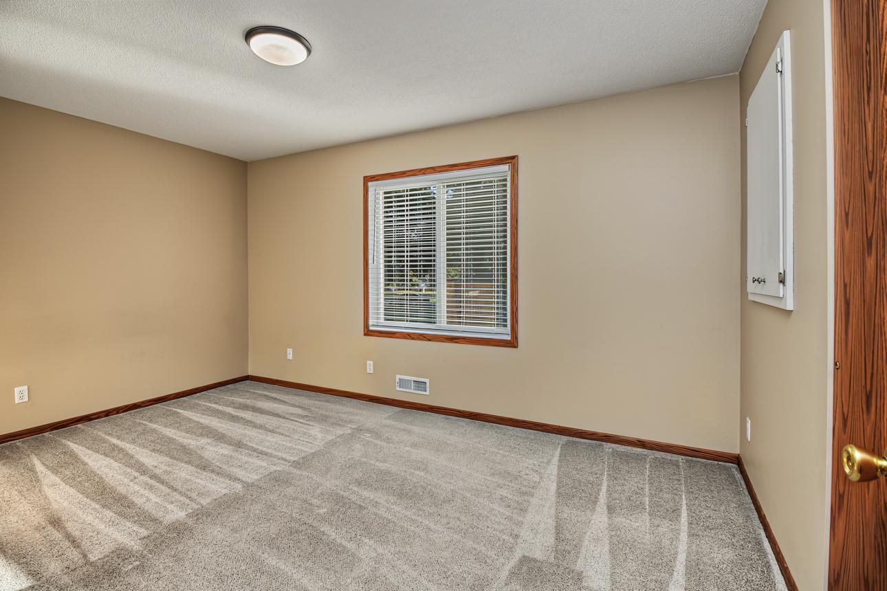 View of Residential Income at 1381 Easter Lane, Eagan MN 55123, Eagan (46 of 58) - Mike Wilen | Minnesota Team Real Estate