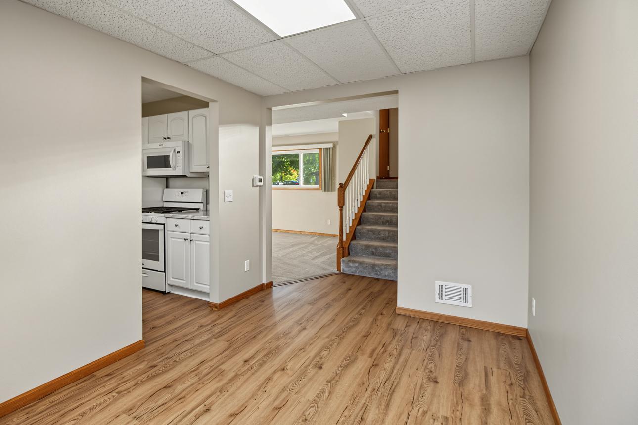 View of Residential Income at 1381 Easter Lane, Eagan MN 55123, Eagan (39 of 58) - Mike Wilen | Minnesota Team Real Estate