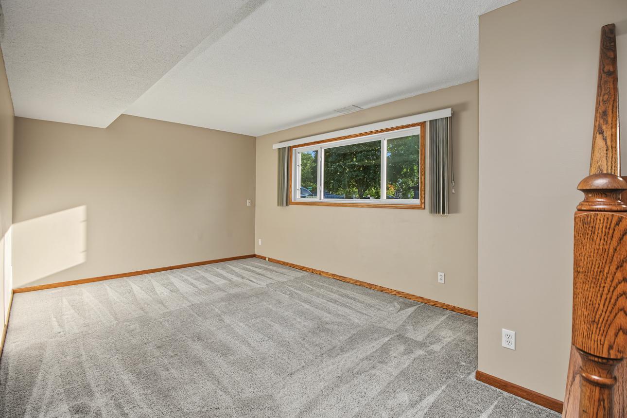 View of Residential Income at 1381 Easter Lane, Eagan MN 55123, Eagan (36 of 58) - Mike Wilen | Minnesota Team Real Estate