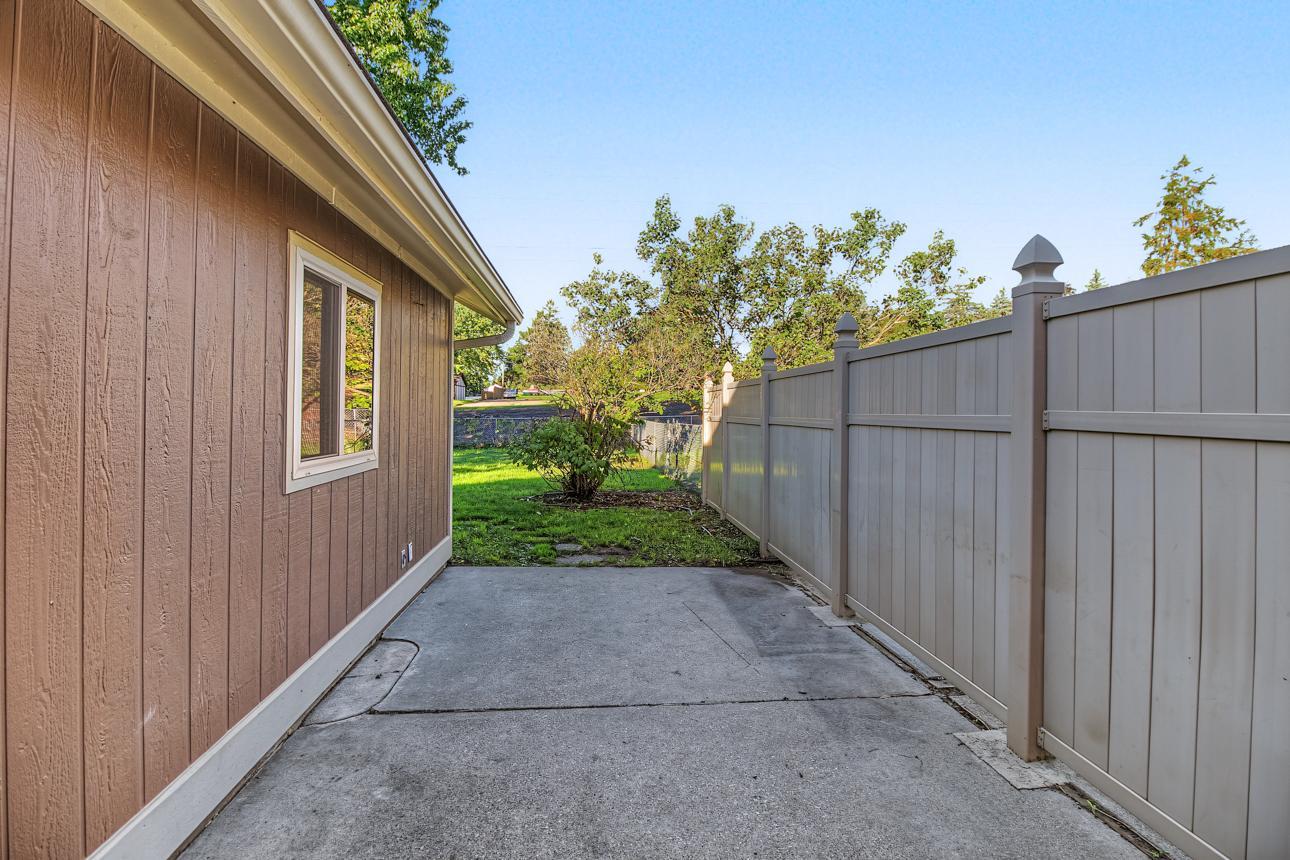 View of Residential Income at 1381 Easter Lane, Eagan MN 55123, Eagan (29 of 58) - Mike Wilen | Minnesota Team Real Estate