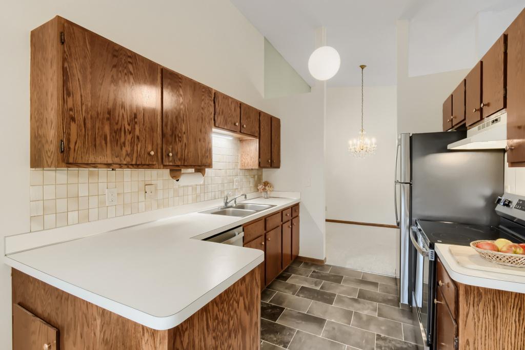 View of Residential at 5409 Pompano Drive, Minnetonka MN 55343, Minnetonka (10 of 26) - Mike Wilen | Minnesota Team Real Estate
