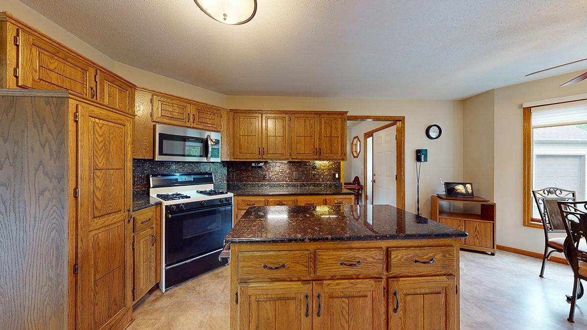 View of Residential at 1009 River Terrace Drive, Bloomington MN 55431, Bloomington (30 of 60) - Mike Wilen | Minnesota Team Real Estate