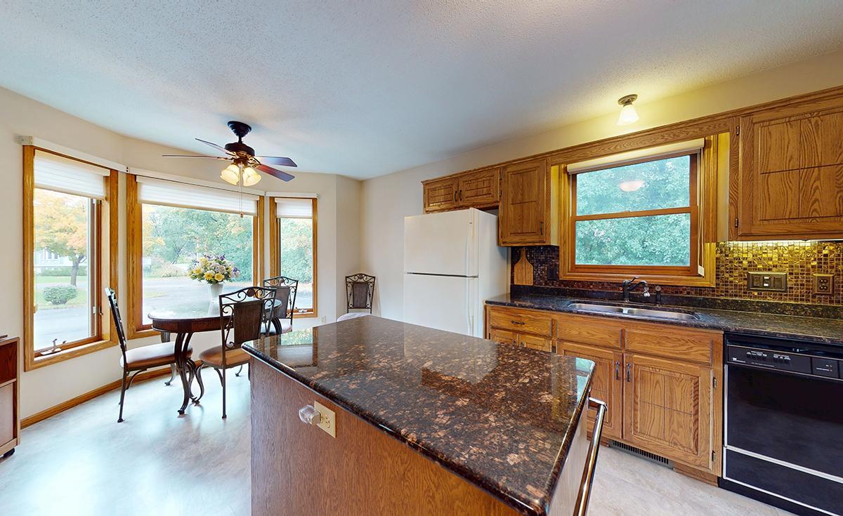 View of Residential at 1009 River Terrace Drive, Bloomington MN 55431, Bloomington (26 of 60) - Mike Wilen | Minnesota Team Real Estate