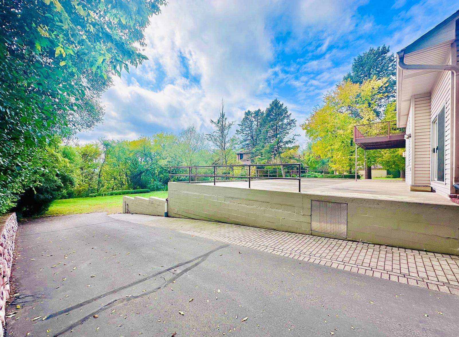 View of Residential at 1009 River Terrace Drive, Bloomington MN 55431, Bloomington (4 of 60) - Mike Wilen | Minnesota Team Real Estate
