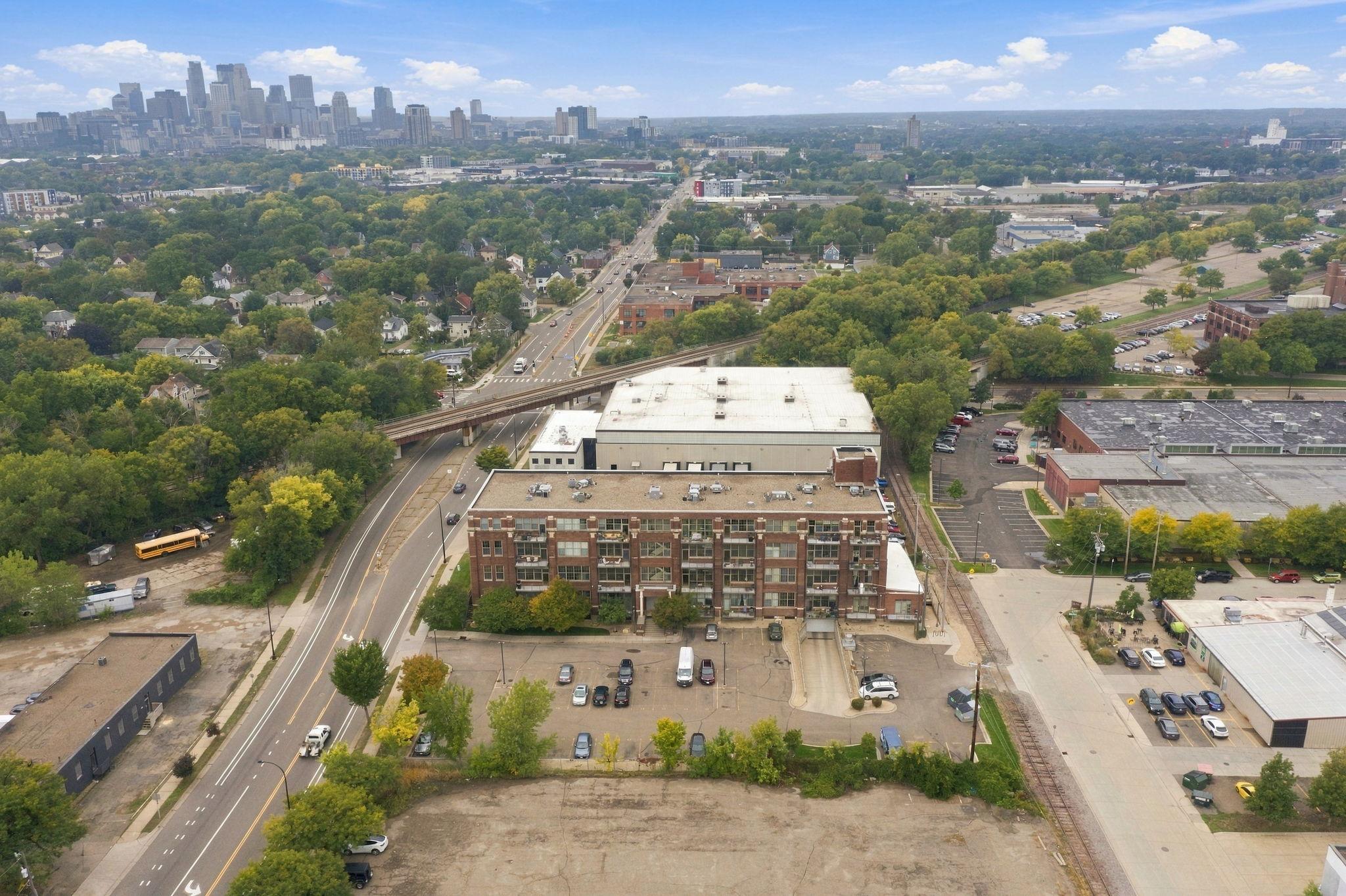 View of Residential at 1901 Hennepin Avenue #303, Minneapolis MN 55413, Minneapolis (21 of 23) - Mike Wilen | Minnesota Team Real Estate
