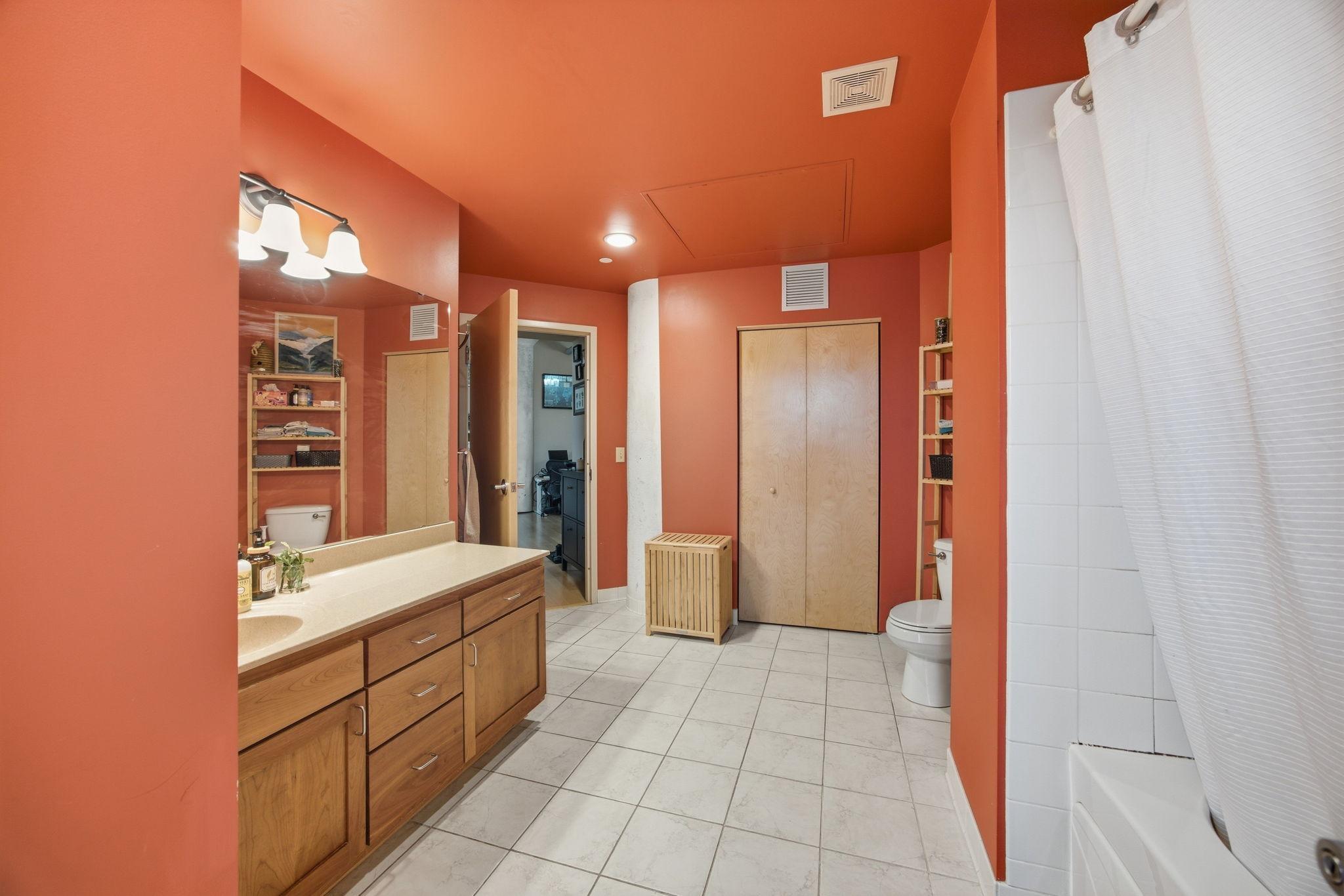 View of Residential at 1901 Hennepin Avenue #303, Minneapolis MN 55413, Minneapolis (15 of 23) - Mike Wilen | Minnesota Team Real Estate