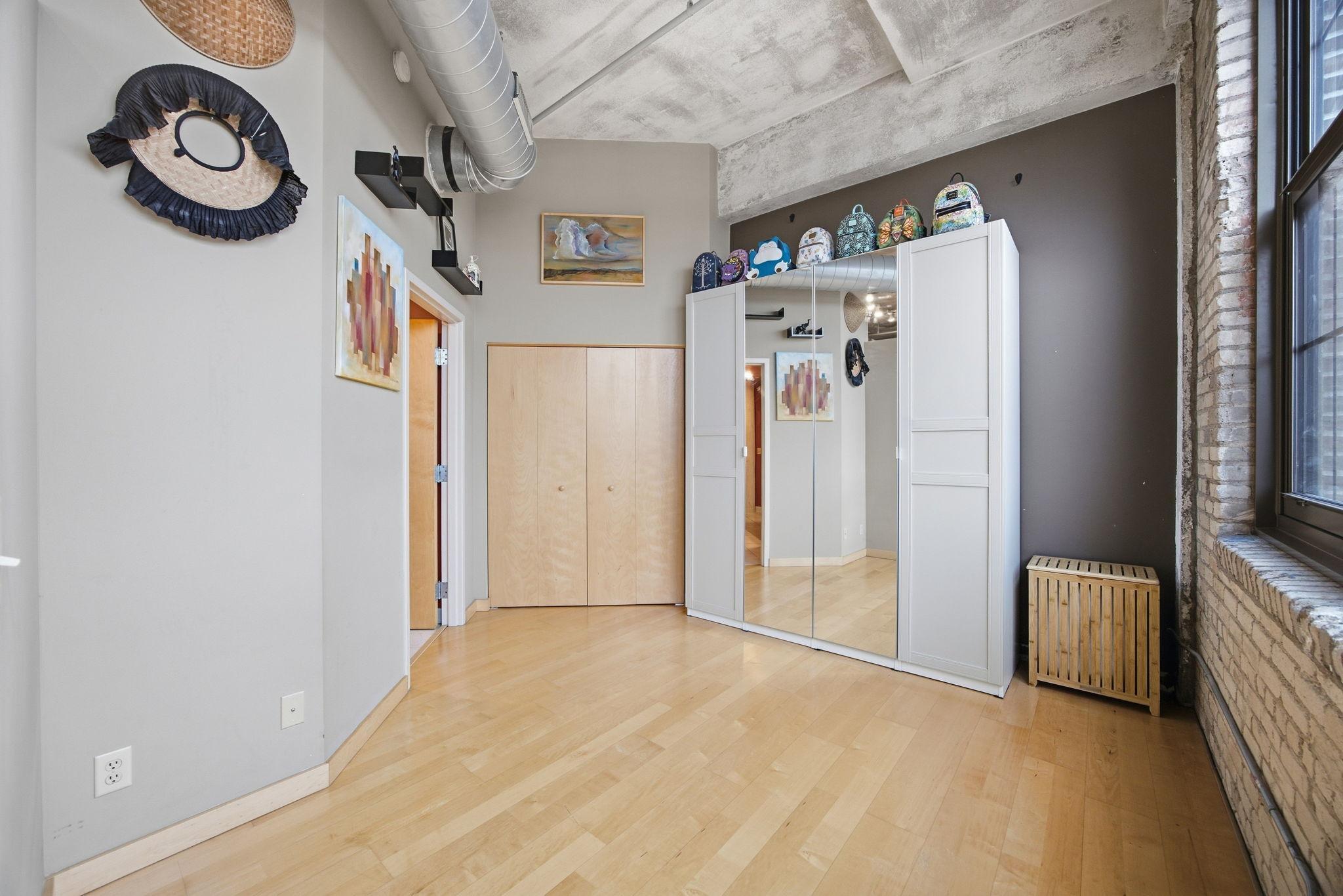 View of Residential at 1901 Hennepin Avenue #303, Minneapolis MN 55413, Minneapolis (13 of 23) - Mike Wilen | Minnesota Team Real Estate