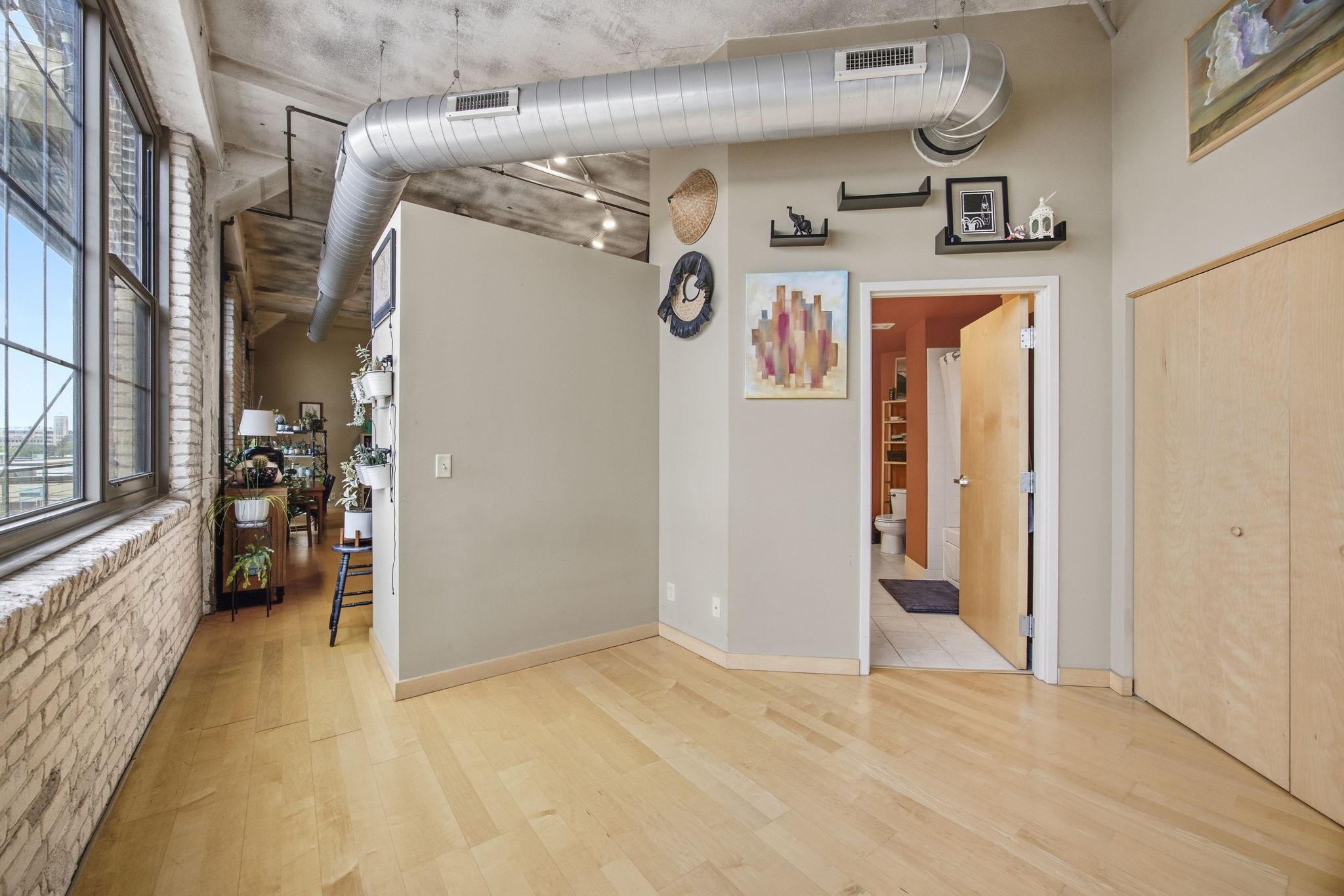 View of Residential at 1901 Hennepin Avenue #303, Minneapolis MN 55413, Minneapolis (12 of 23) - Mike Wilen | Minnesota Team Real Estate