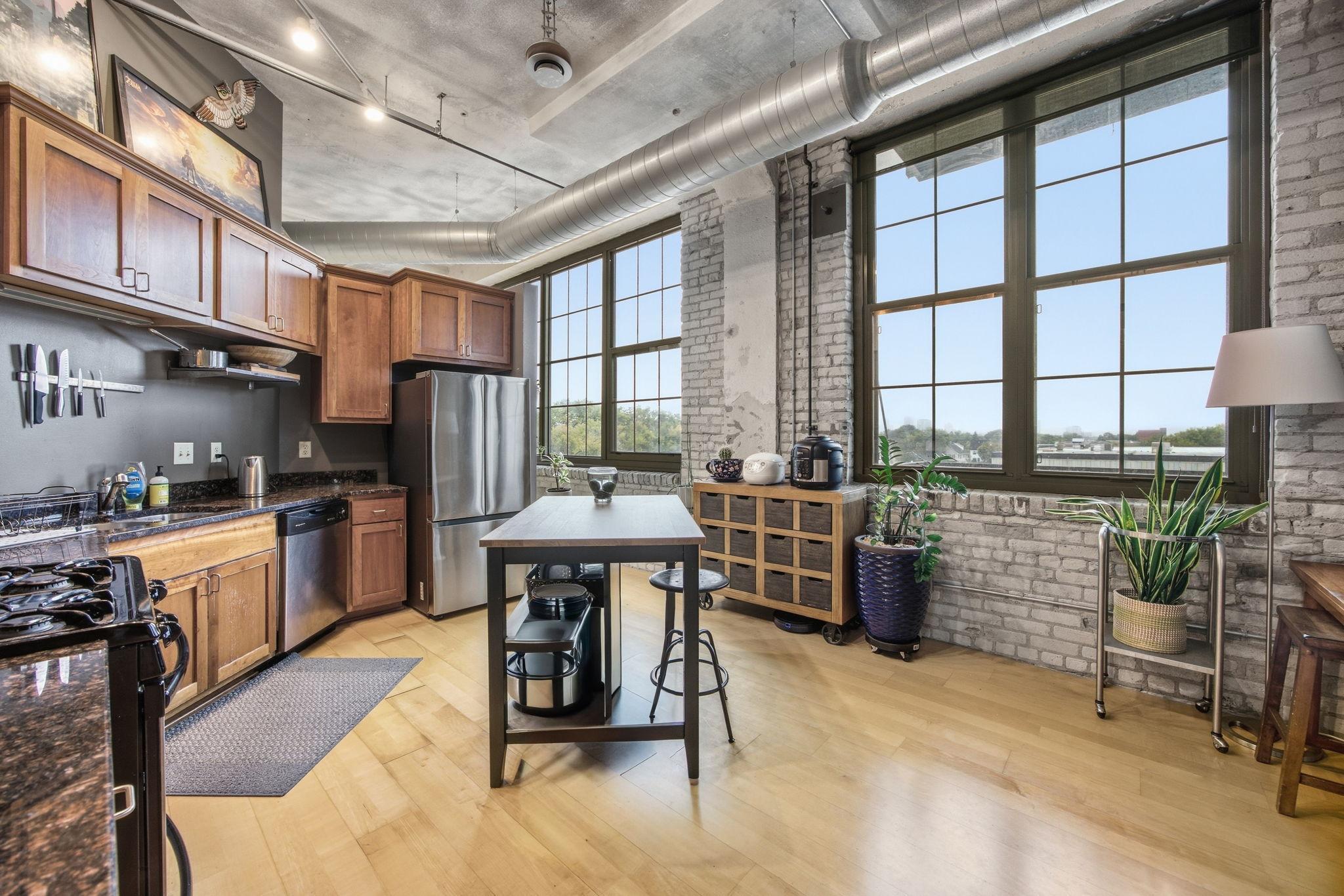 View of Residential at 1901 Hennepin Avenue #303, Minneapolis MN 55413, Minneapolis (9 of 23) - Mike Wilen | Minnesota Team Real Estate
