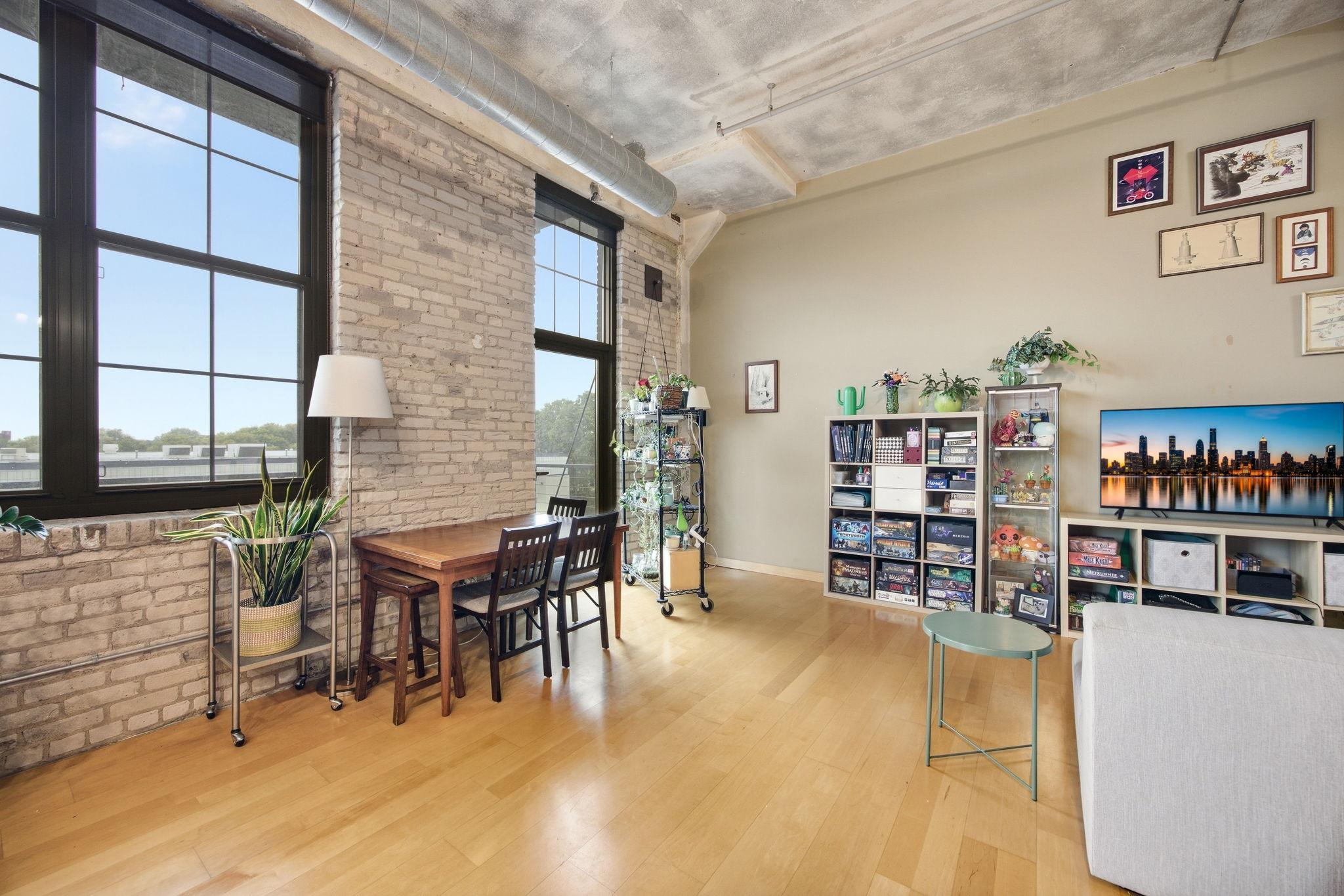 View of Residential at 1901 Hennepin Avenue #303, Minneapolis MN 55413, Minneapolis (8 of 23) - Mike Wilen | Minnesota Team Real Estate